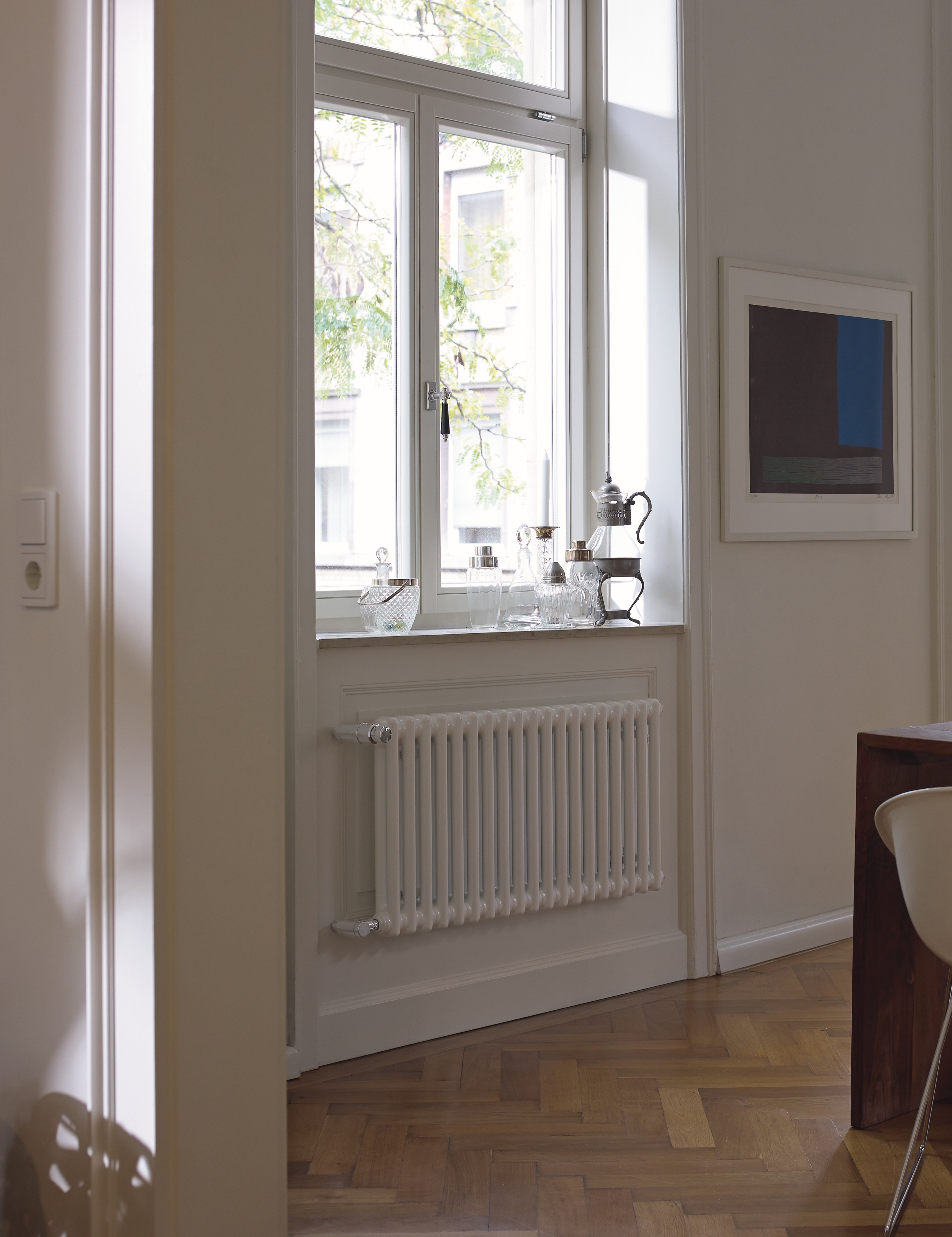 Zehnder Charleston grzejnik pokojowy 55x232,6 cm podłączenie dolne biały 3055/50/V001/9016 - Wysyłka w 24h