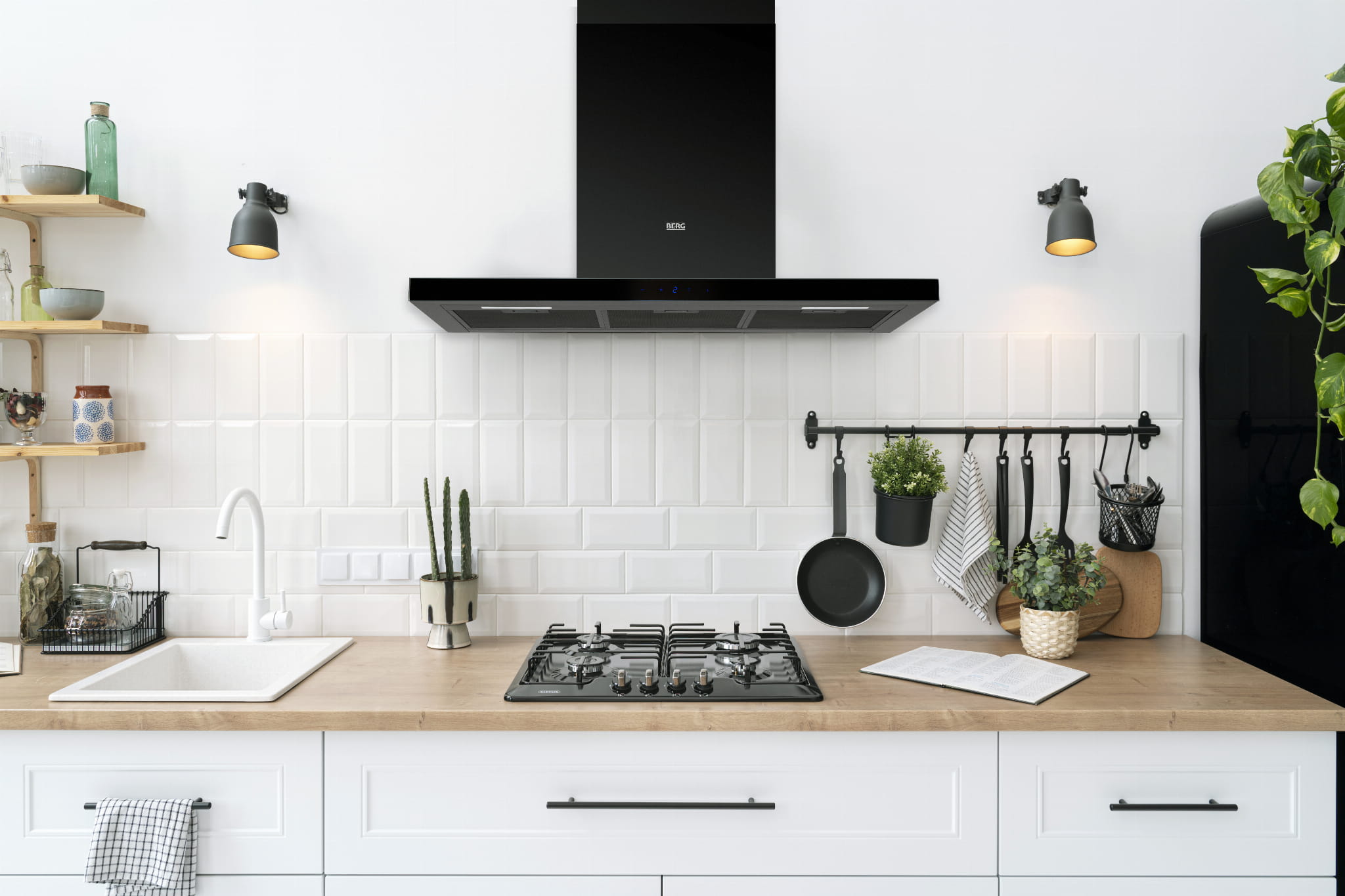 Berg T-Line Black okap kuchenny 90 cm ścienny czarny BLACK90