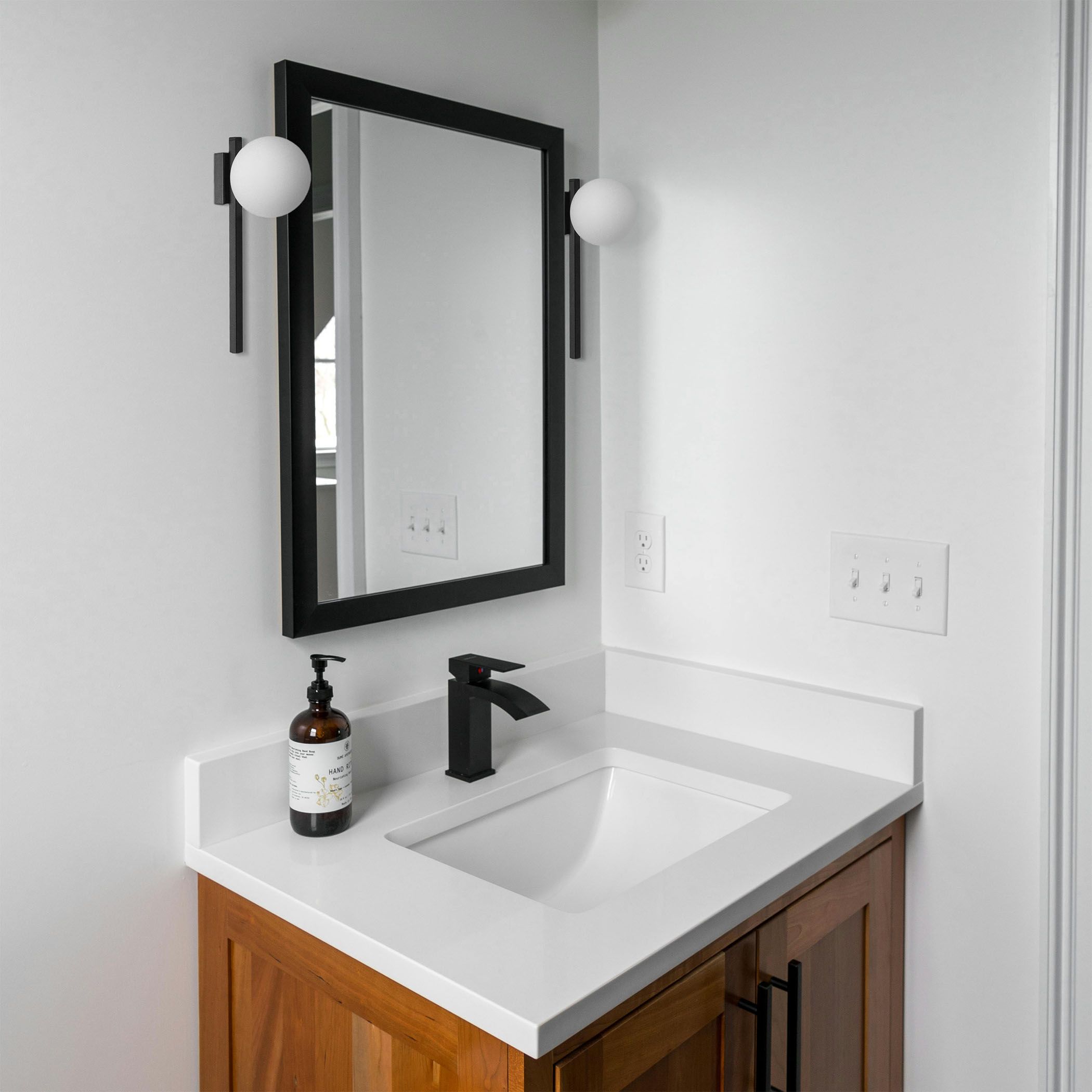 Kaja Korfu kinkiet 1x10 W biały-czarny K-5462