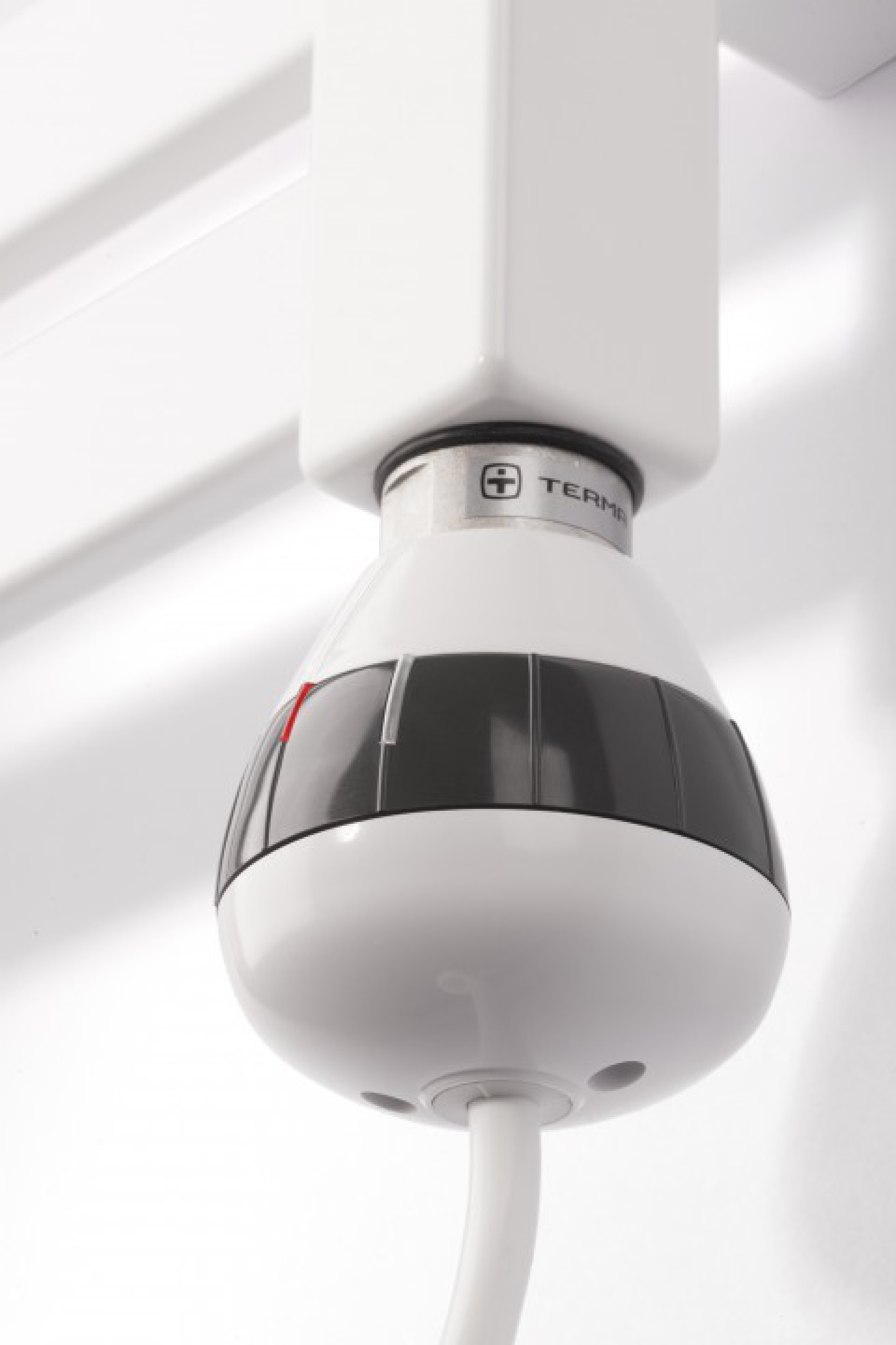 Terma REG 3 grzałka elektryczna 400 W biała WER3G04T916U