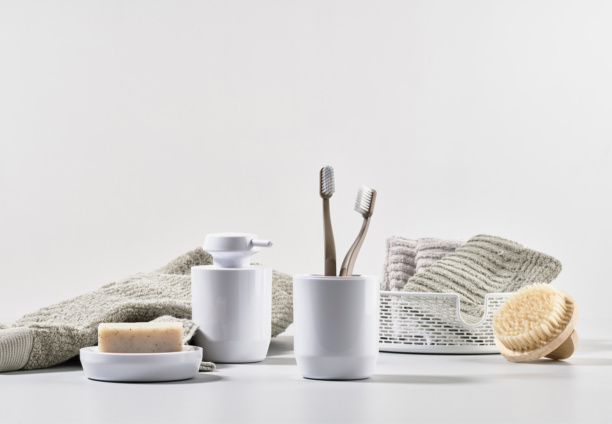 Zone Denmark Suii kubek na szczoteczki biały 332183