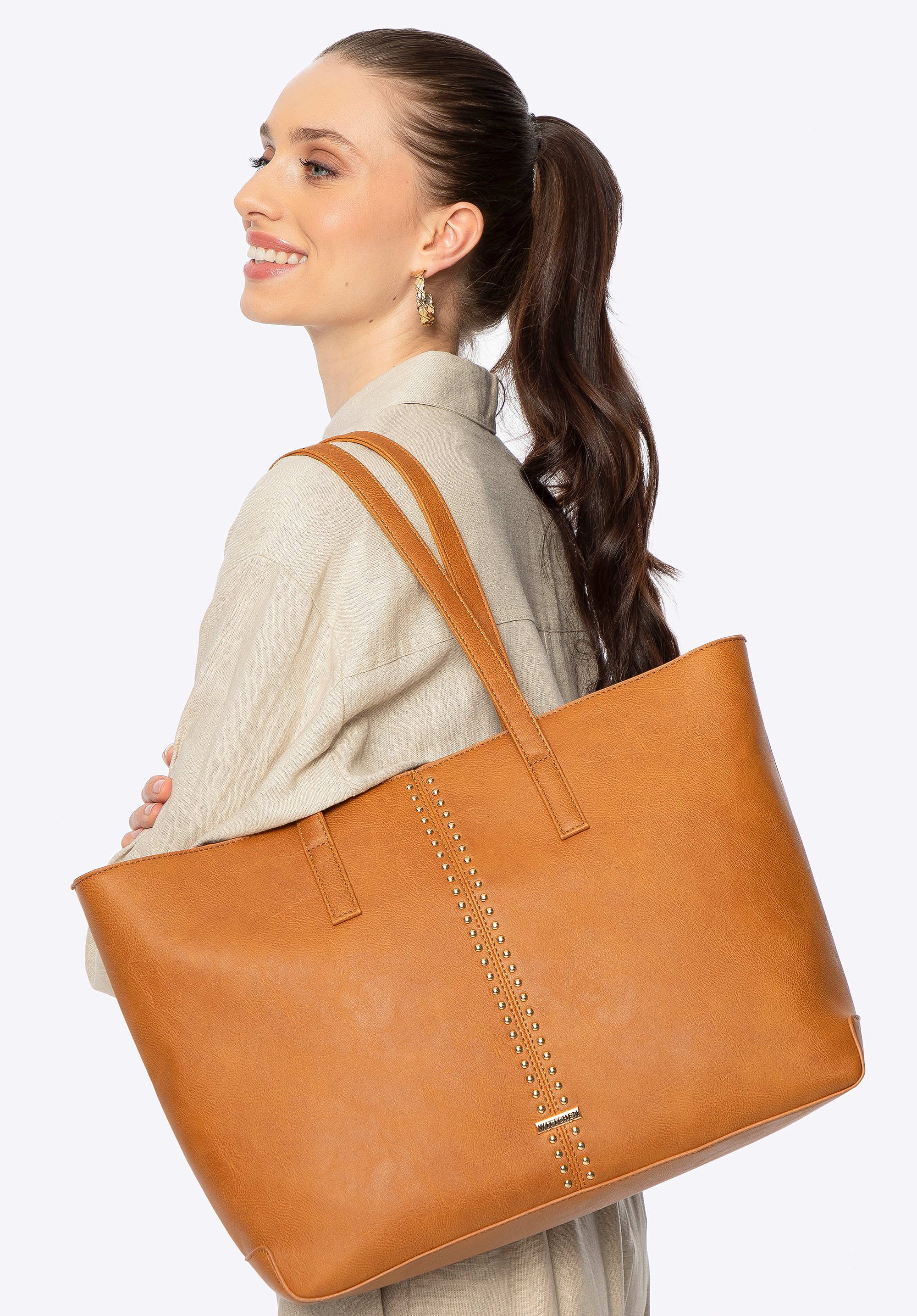 Damska shopperka z imitacji skóry w nity brązowa