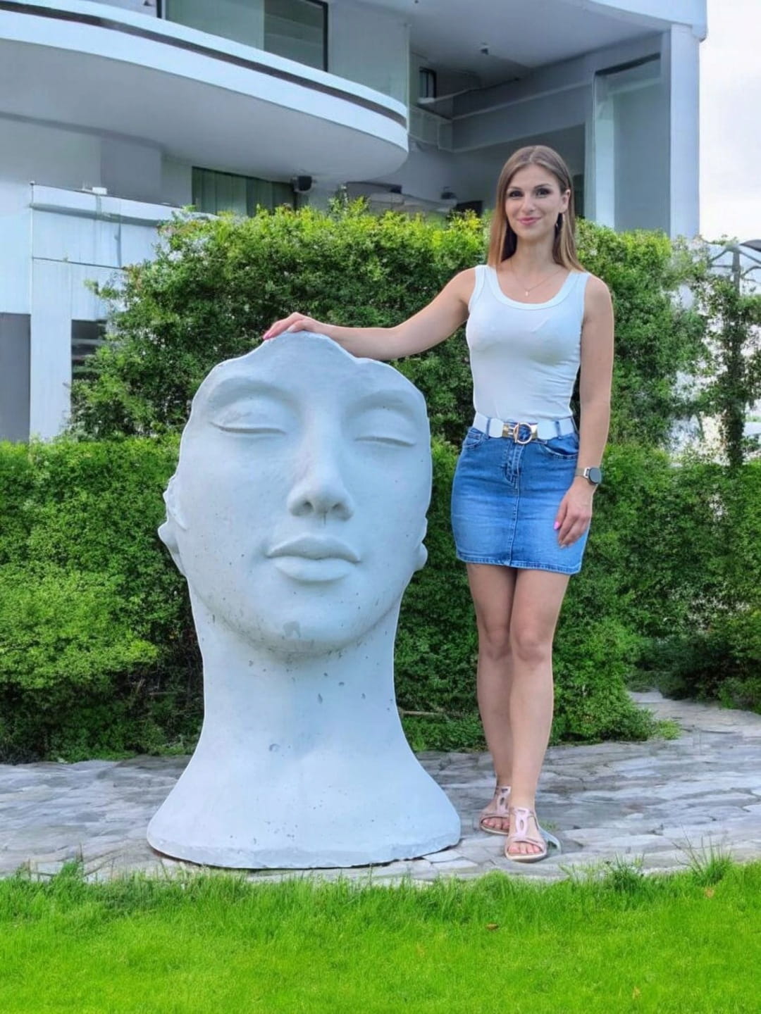 Rzeźba ogrodowa twarz kobiety 120cm XXL naturalny beton - imponująca dekoracja ogrodowa