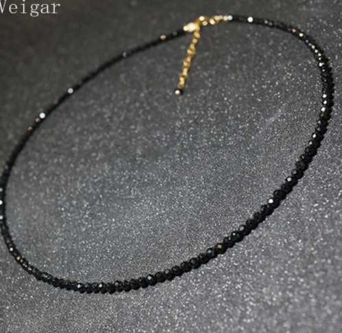 Czarny naszyjnik z drobnych koralików 011