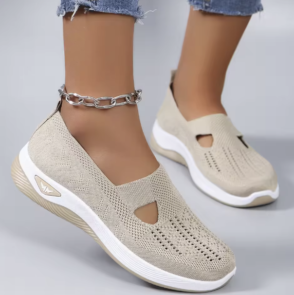 Lekkie buty sportowe damskie z siateczką 229