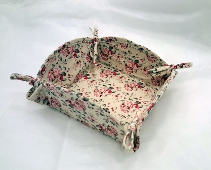 Koszyk wiązany na pieczywo KOŁO - Kwiatki D5