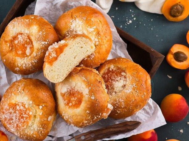 BEZGLUTENOWA Drożdżówka z Morelą 90 g - Piekarnie Cukiernie Putka