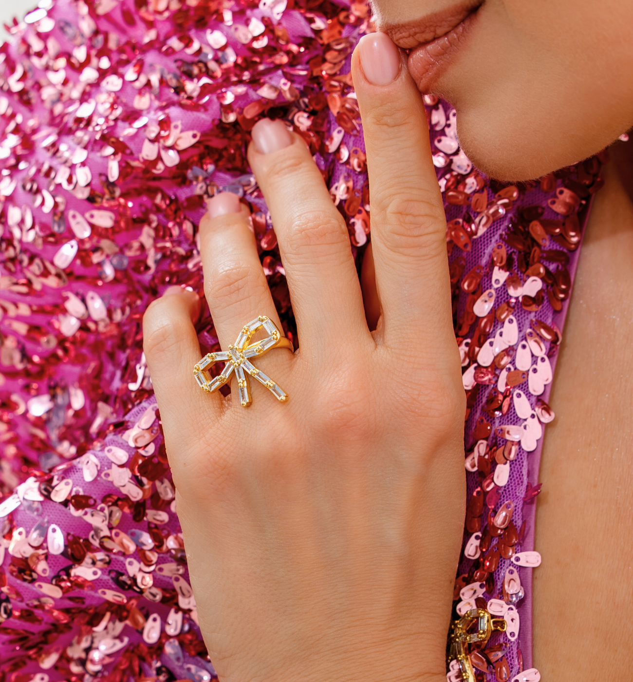 Pierścionek z kokardką z kryształkami PSS0171