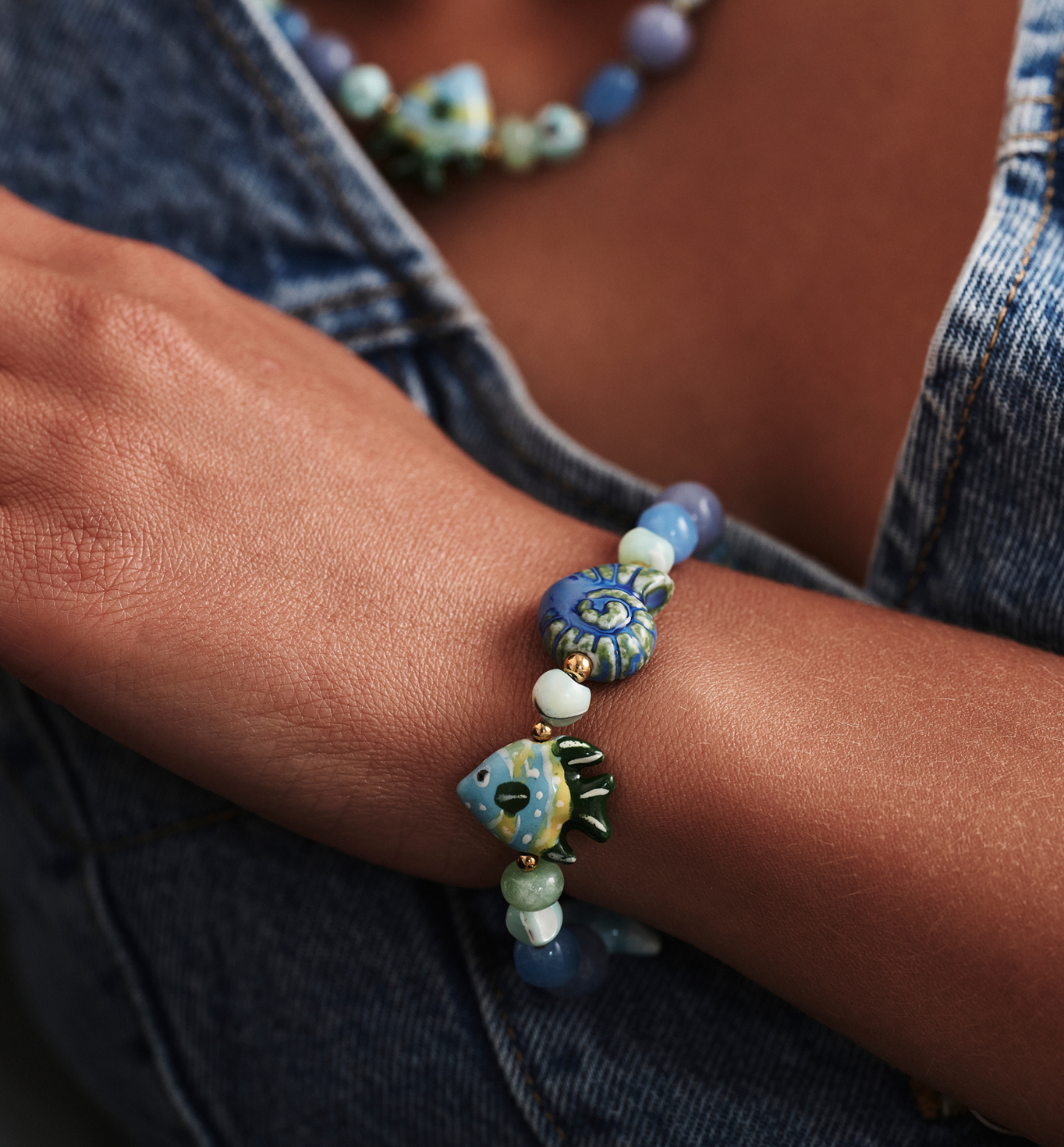 Bransoletka niebieska z muszlami i rybką BSH0208 - By Dziubeka