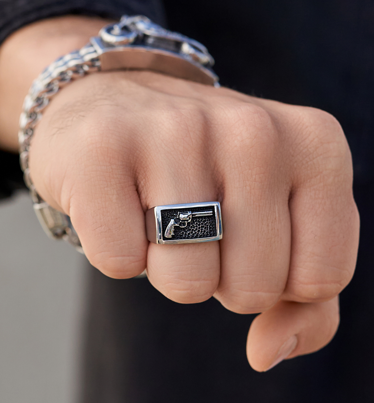 Pierścionek męski z rewolwerem Wild West PMITC0056 - By Dziubeka