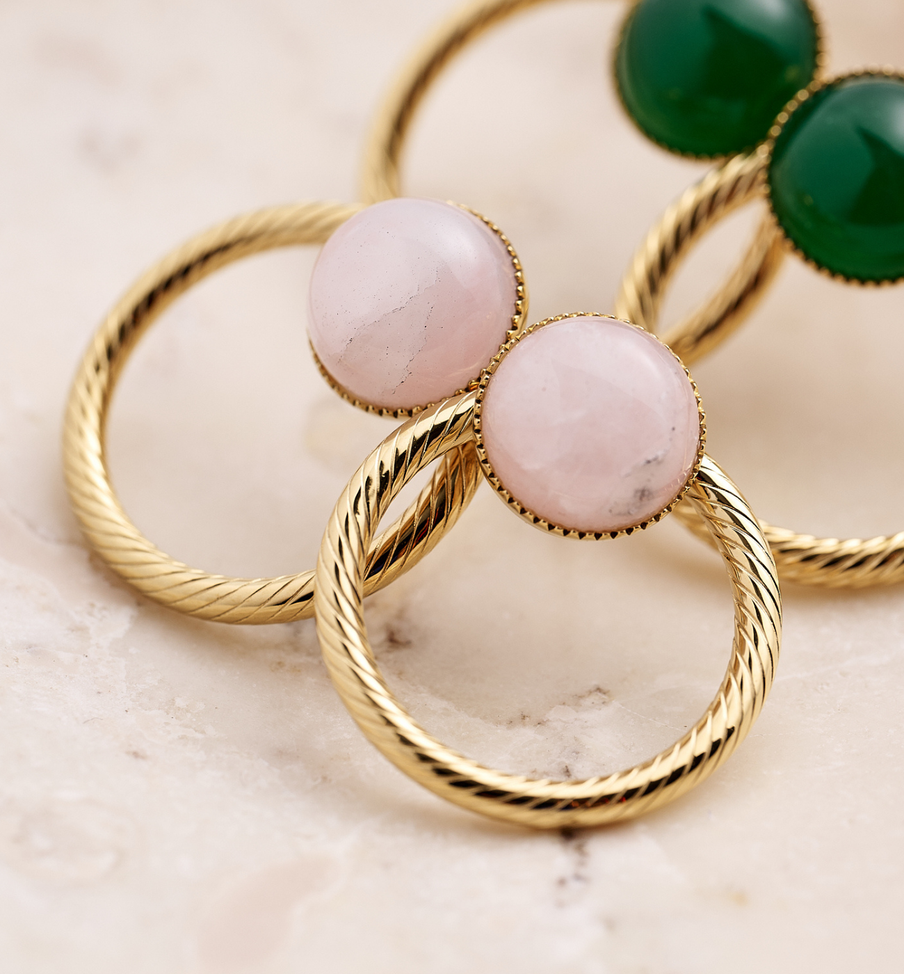 Kolczyki złote koła z różowym kwarcem KSY0442