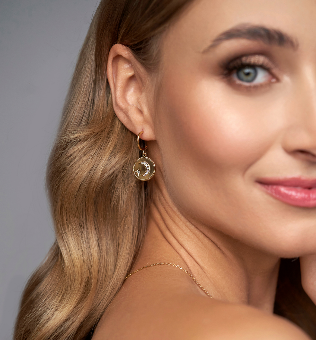 Kolczyki złote okrągłe z księżycem Secreto - By Dziubeka