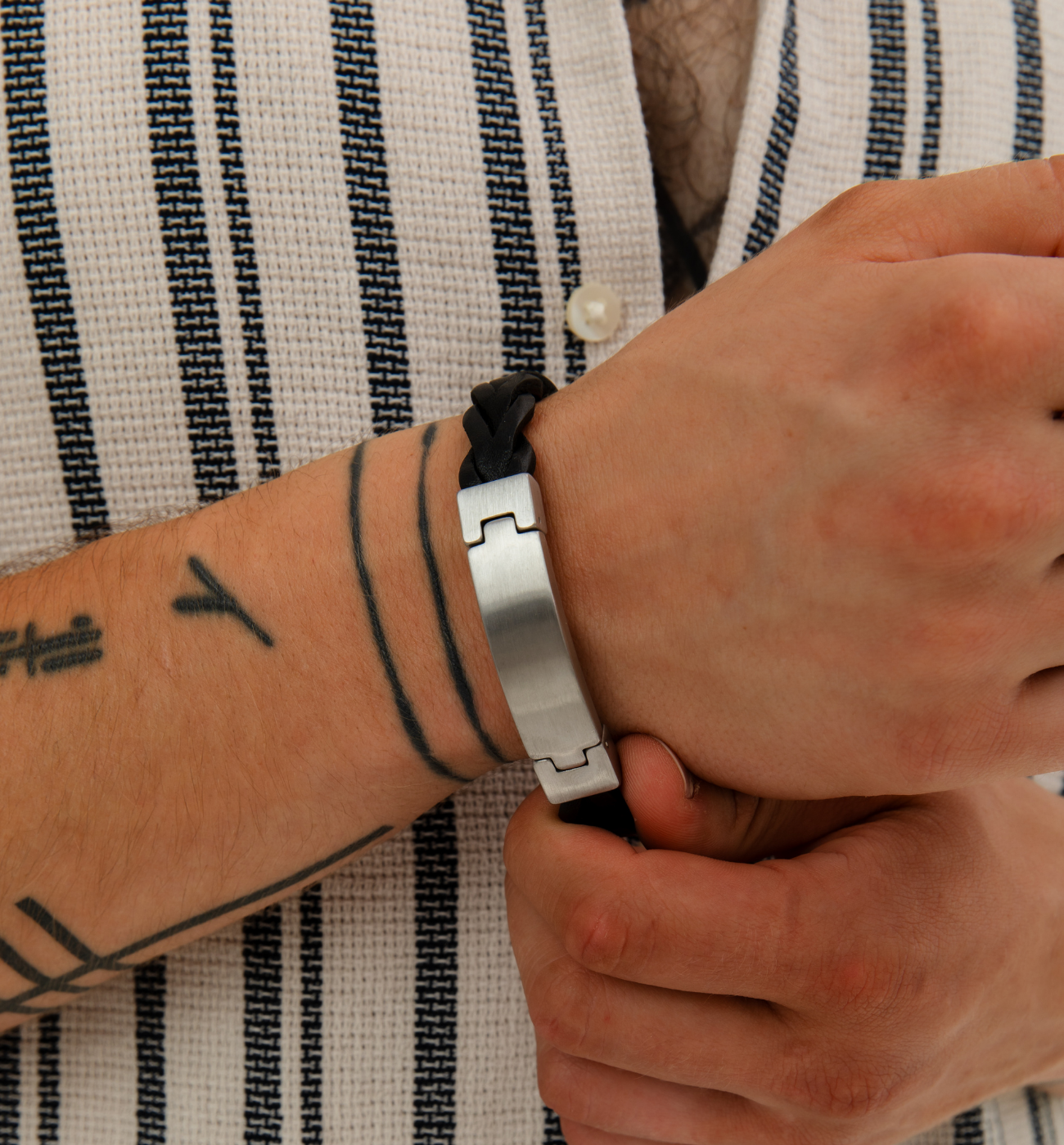 Bransoletka męska czarna skórzana 77 - By Dziubeka