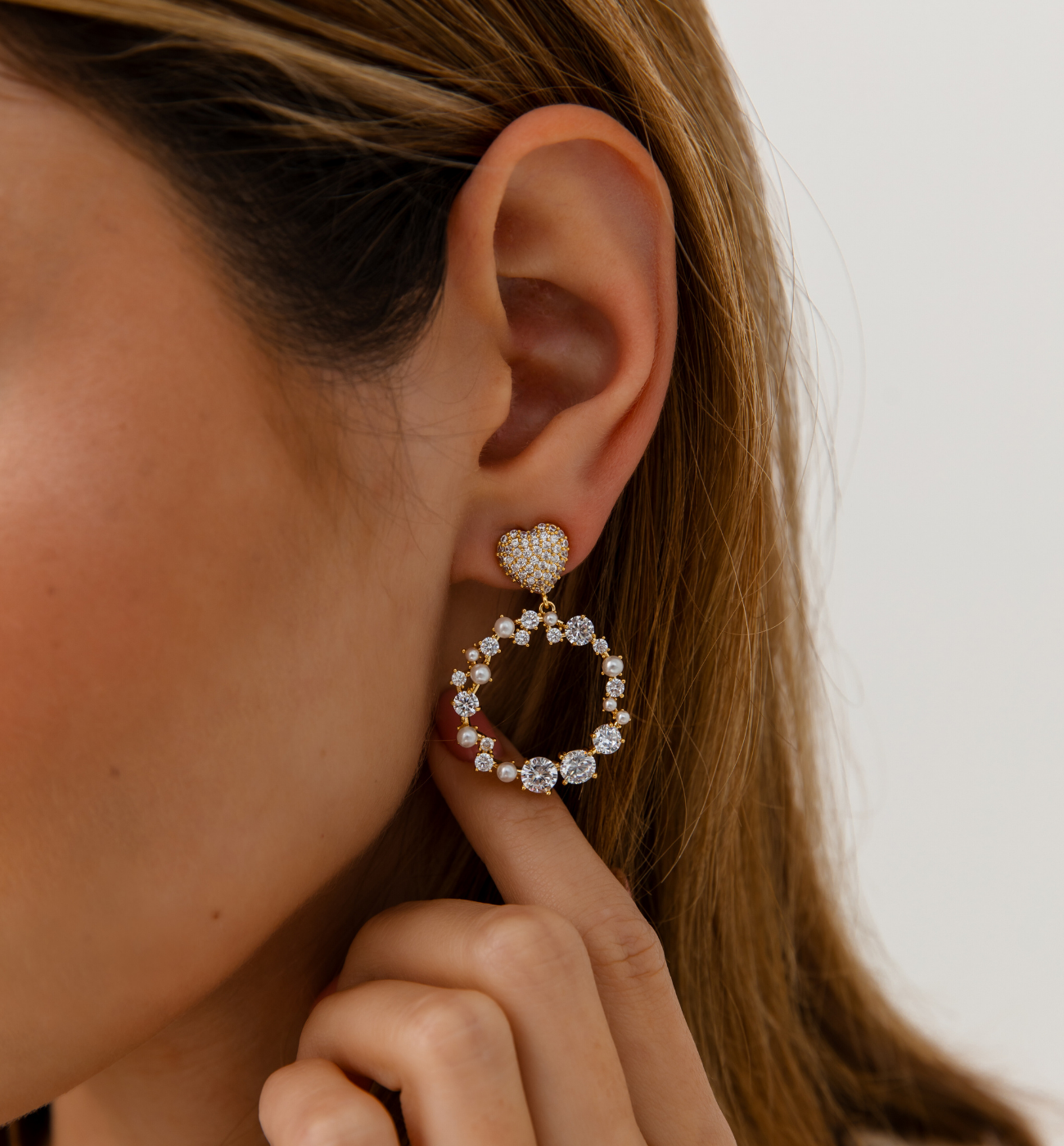 Kolczyki złote z sercami i kryształkami - By Dziubeka