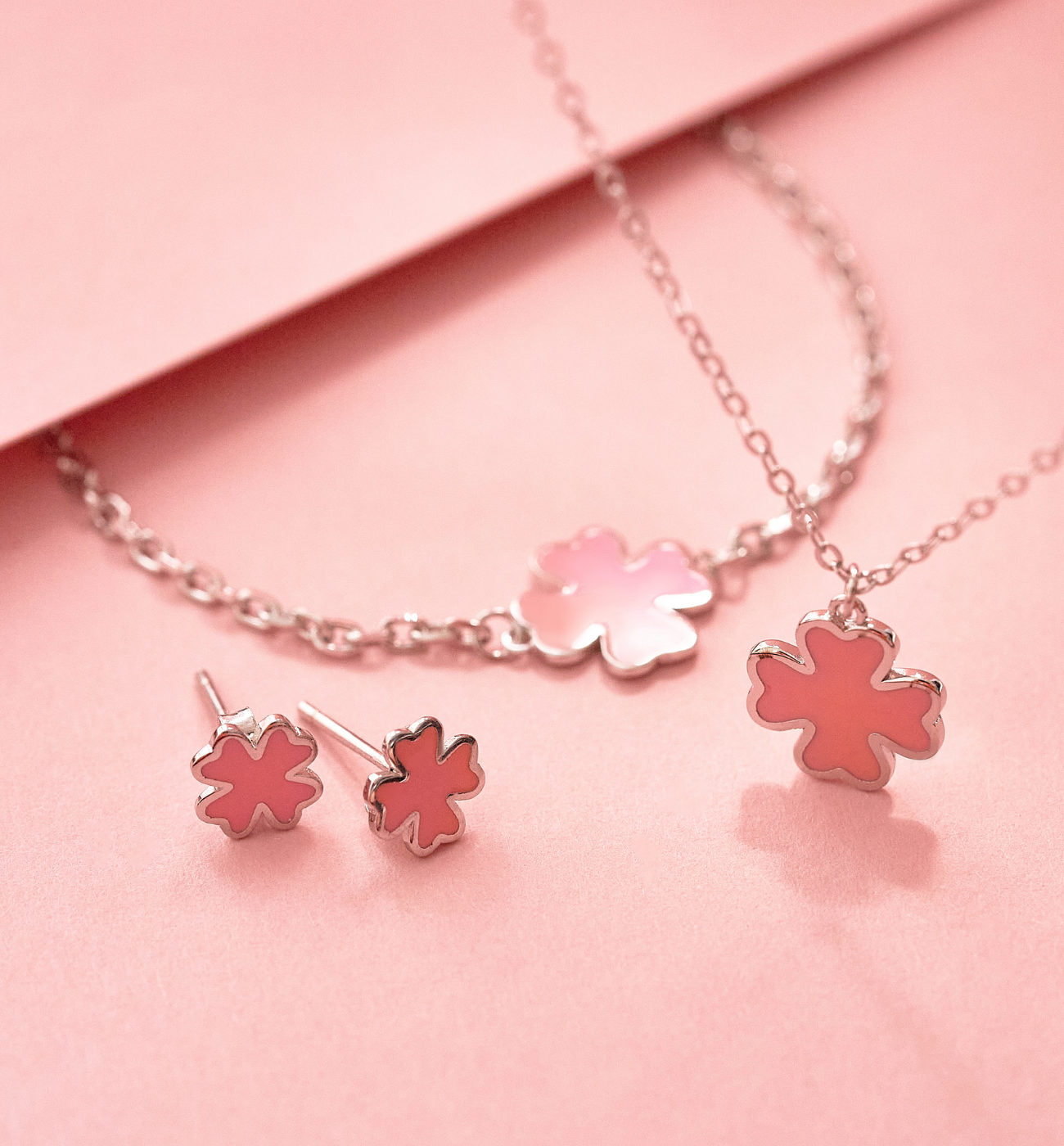 Zestaw srebrny z koniczynkami i różową emalią Candyland ZCA0019