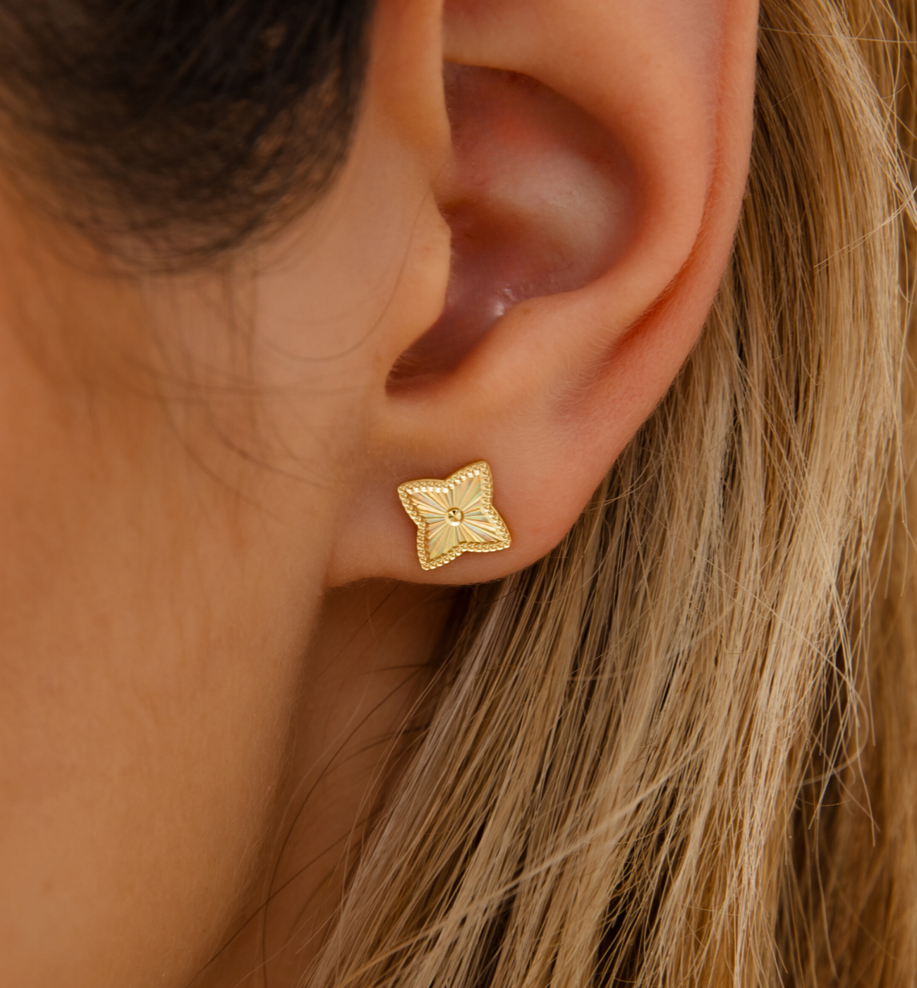 Kolczyki koniczynki złote KCA0050 - By Dziubeka