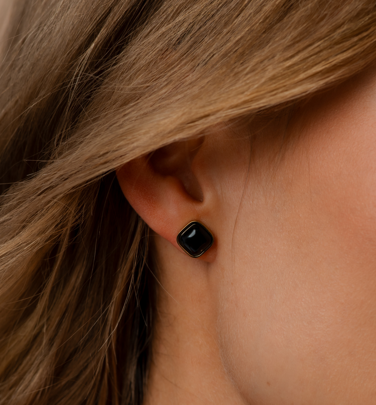 Kolczyki kwadraty z czarnymi agatami KSA2245