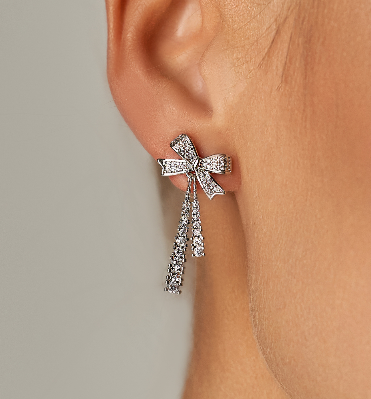 Kolczyki srebrne z kokardkami Amusement - By Dziubeka