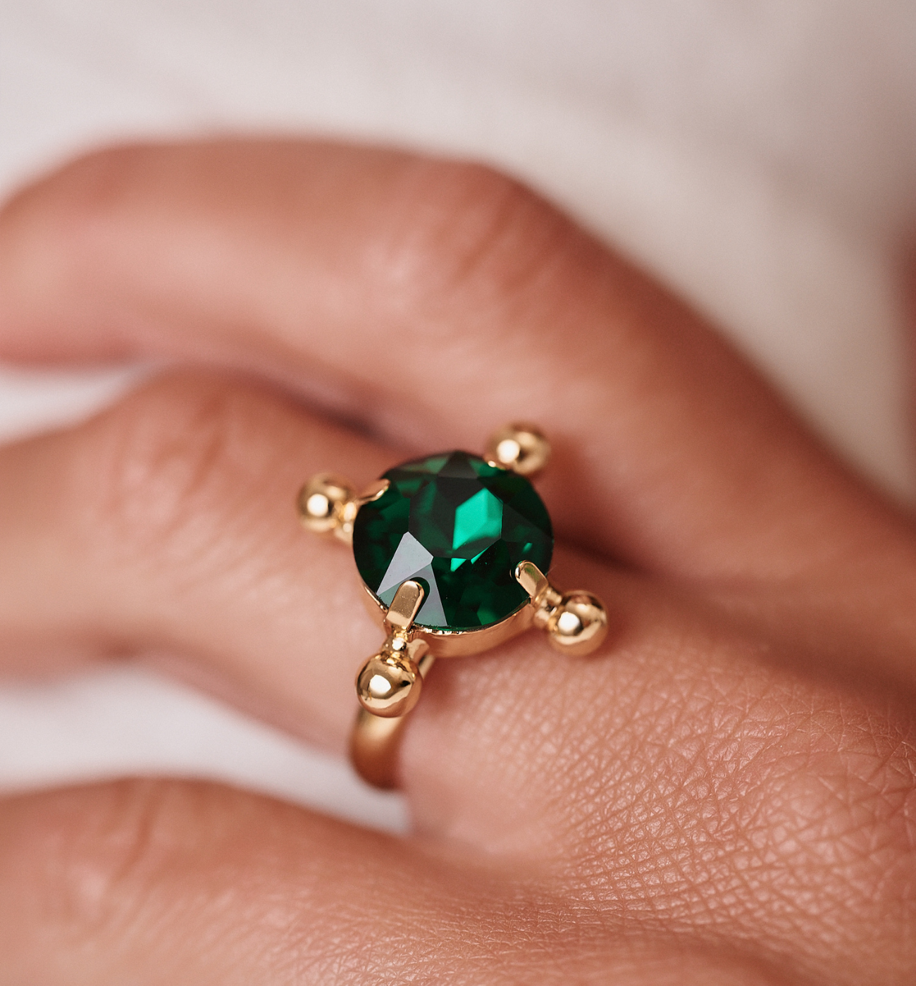 Pierścionek z zielonym kryształem PSS0190 - By Dziubeka