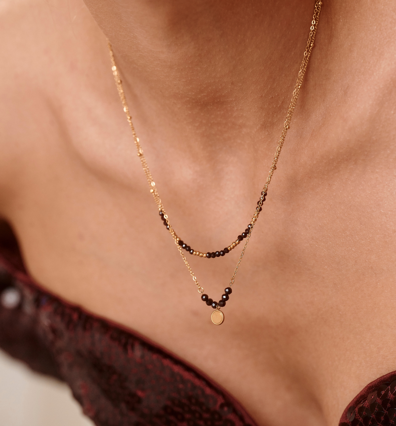 Naszyjnik warstwowy ze złoceniem i czarnym agatem NEA0100 - By Dziubeka