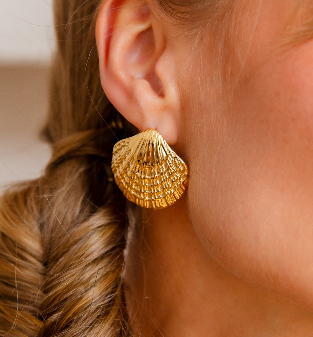 Kolczyki z muszlami złote KSY0518 - By Dziubeka