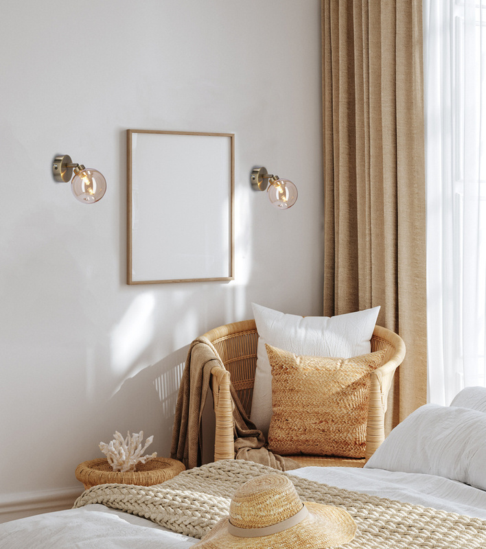 Patynowy kinkiet ścienny z kloszem bursztynowym do salonu RODIA metal szkło