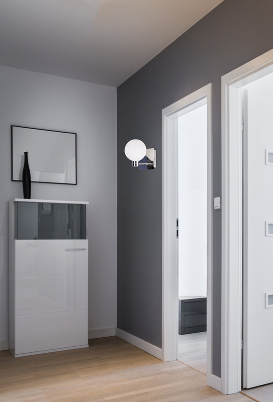 Srebrny kinkiet metalowy z białym kloszem kula do salonu ODEN