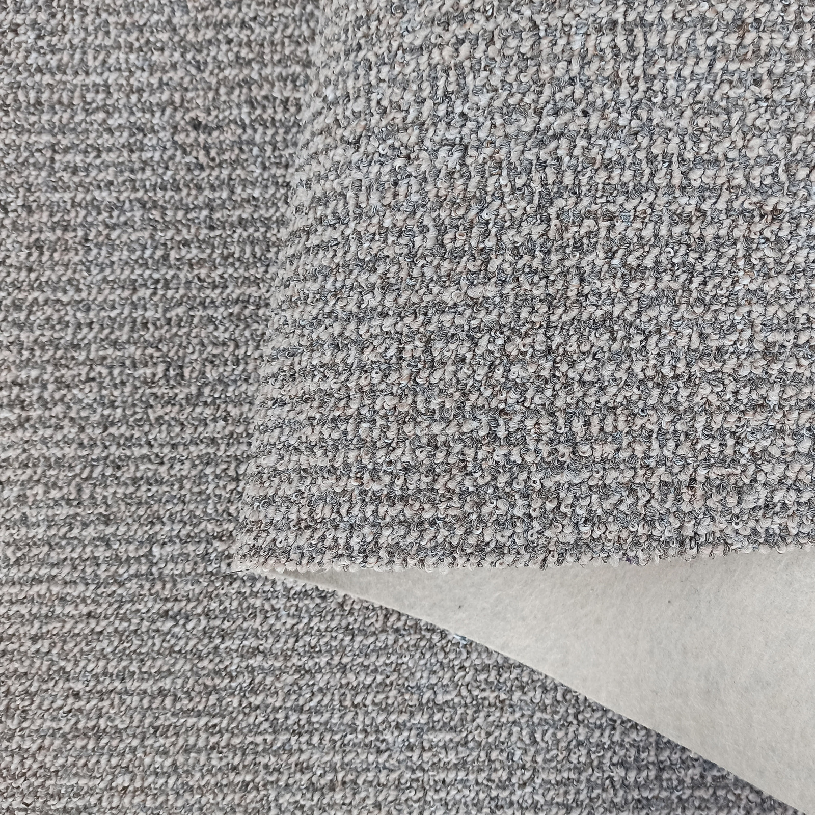 Wykładzina dywanowa-Pluto 91- beżowo-szara- szerokość 400 cm