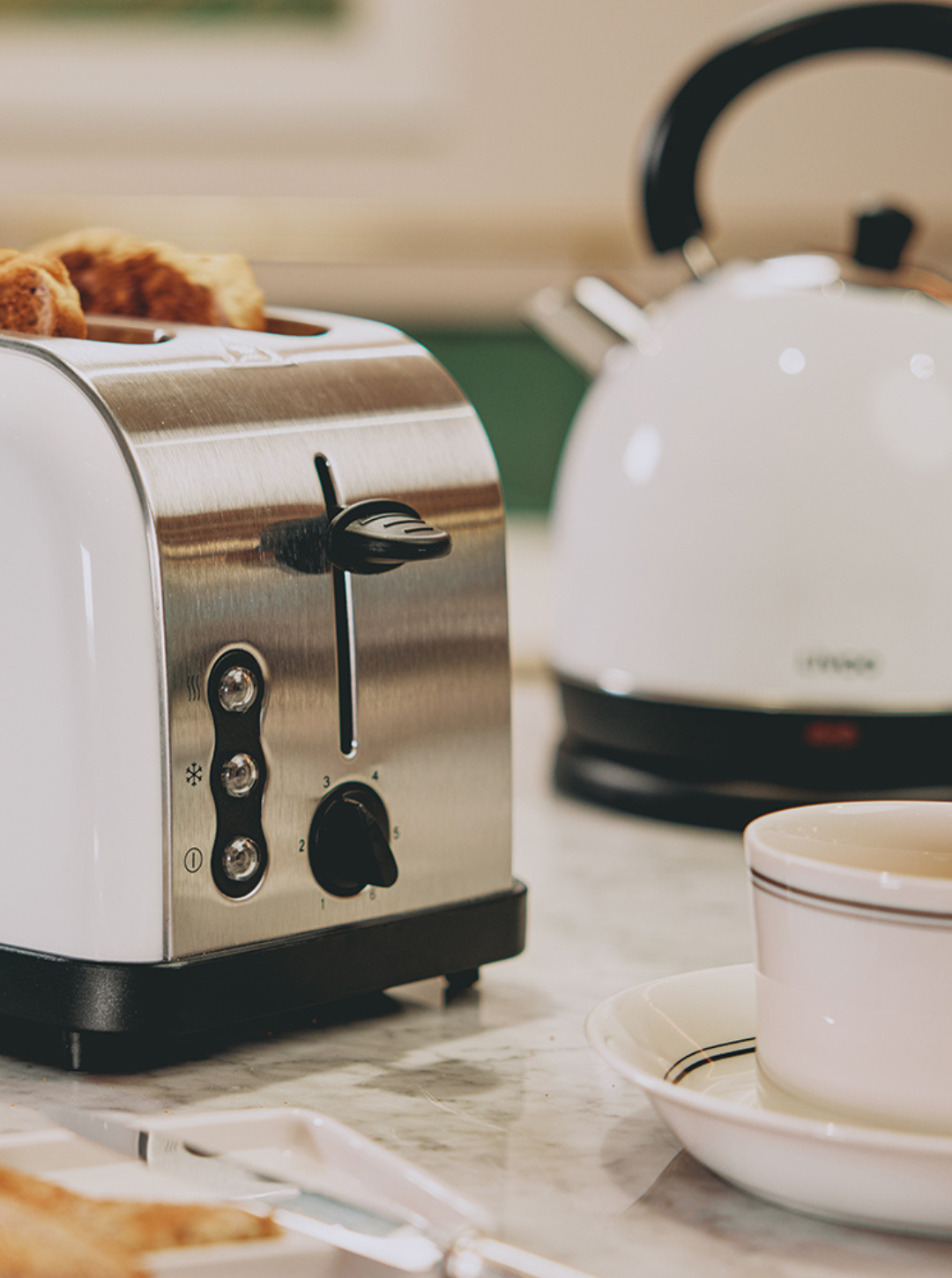 Vintage zestaw śniadaniowy Biały - Czajnik elektryczny i Toster LIVOO