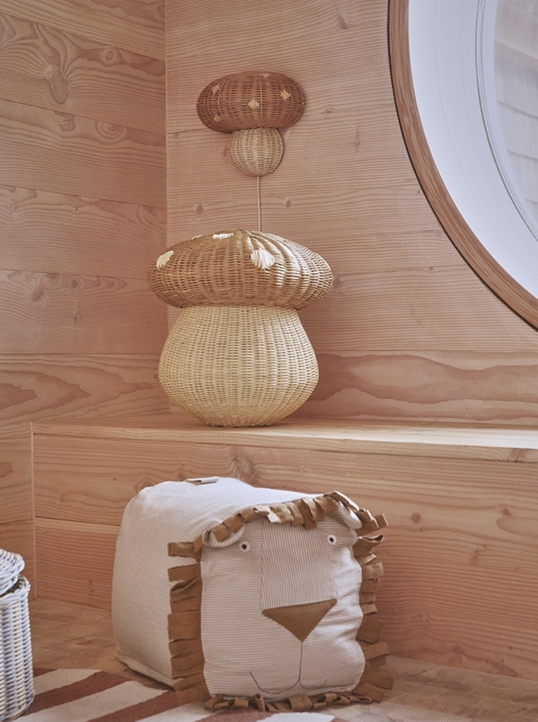 Poduszka Lobo Lion - Ride on Lion OYOY