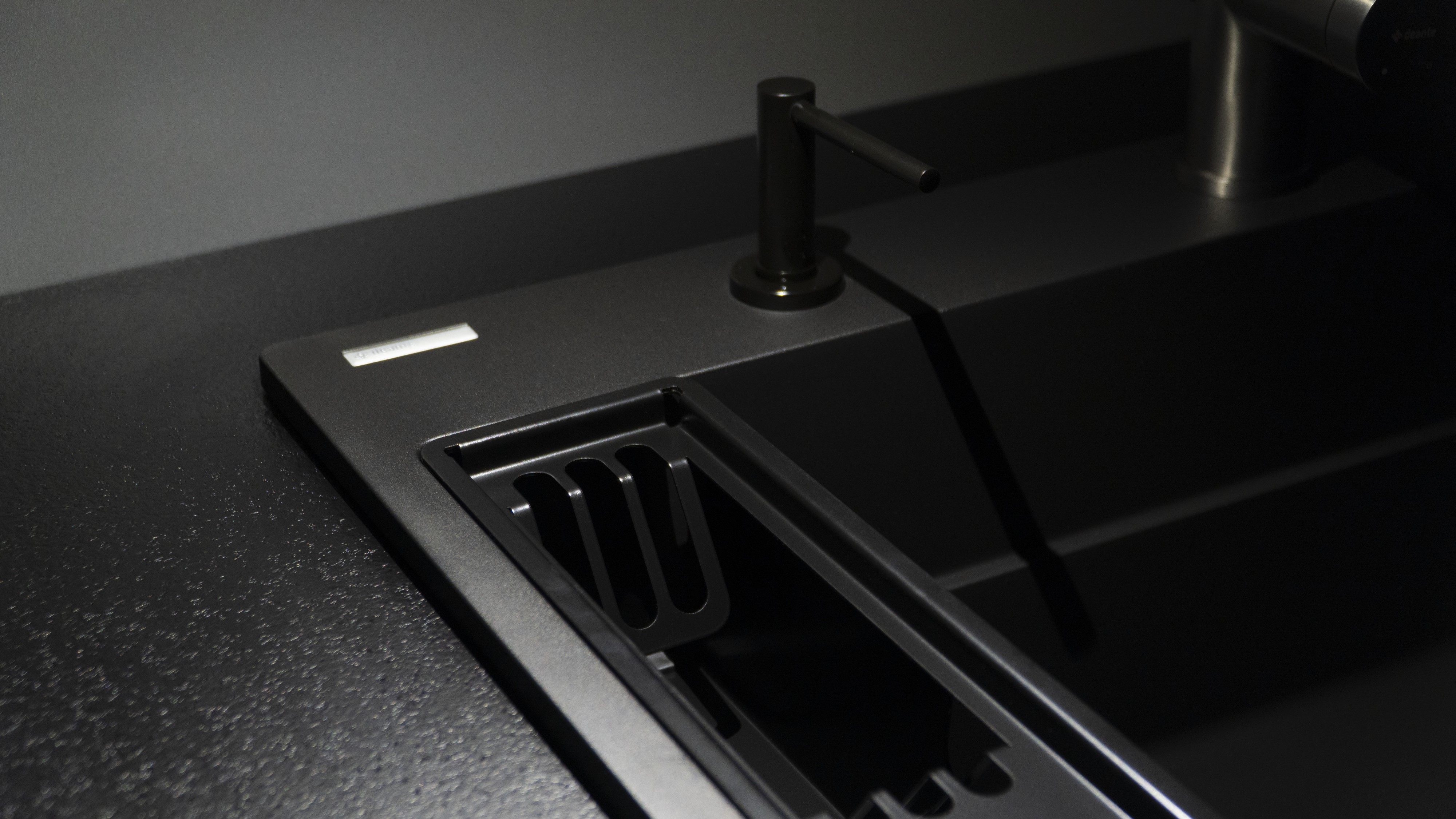 Deante Magnetic zlewozmywak granitowy 76x52 cm czarny ZRM_N10B