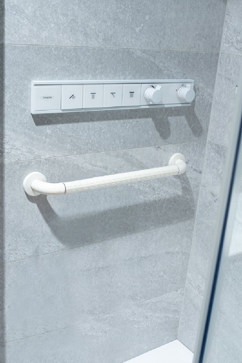 AWD Interior uchwyt dla niepełnosprawnych 63,5 cm prosty biały AWD02331415