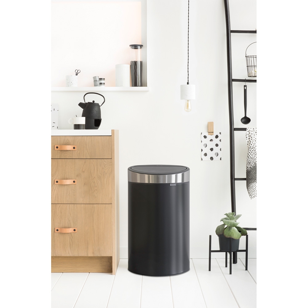 Brabantia Touch Bin New kosz na śmieci 40 l czarny mat/chrom 114847