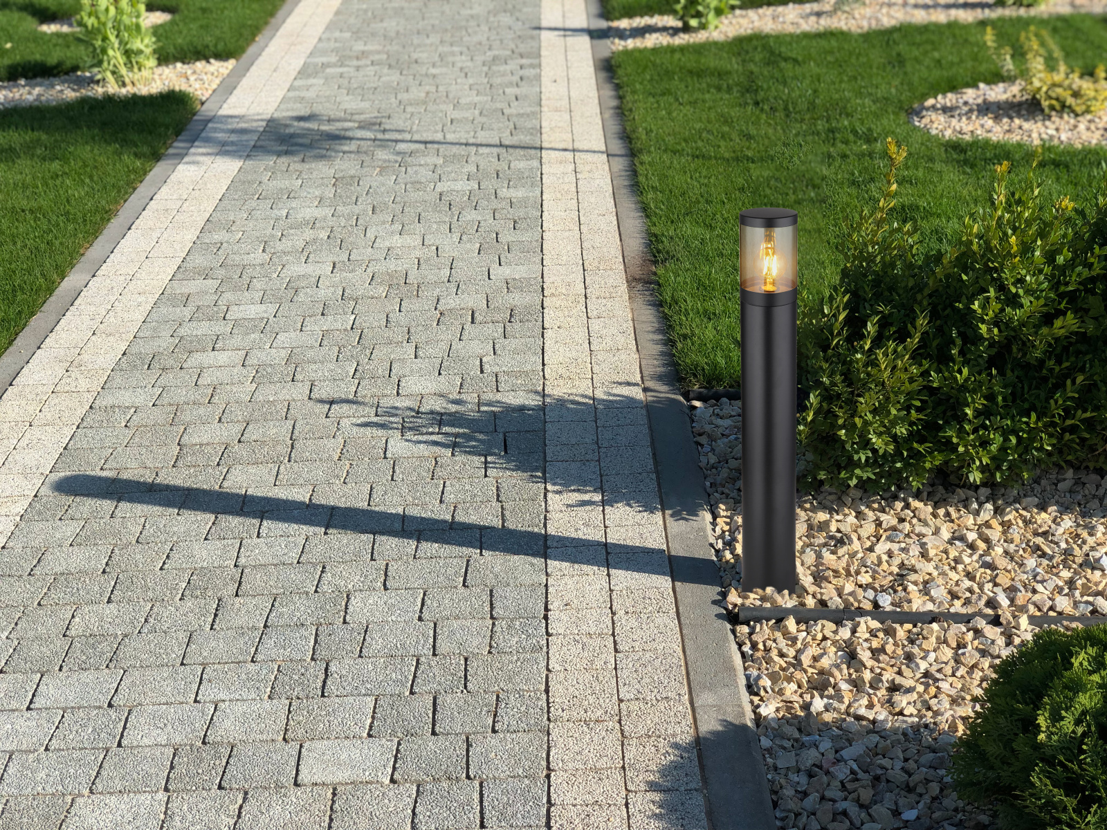 Globo Lighting Xeloo lampa stojąca zewnętrzna 1x60W czarny mat/przydymiony 32016BS