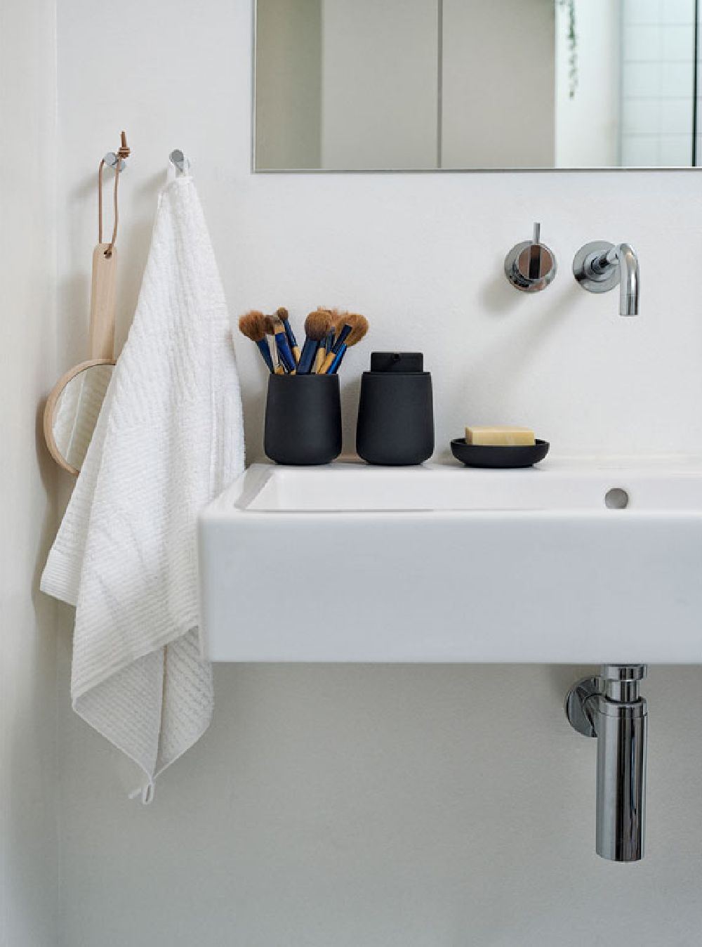 Zone Denmark Nova One kubek na szczoteczki czarny 330161