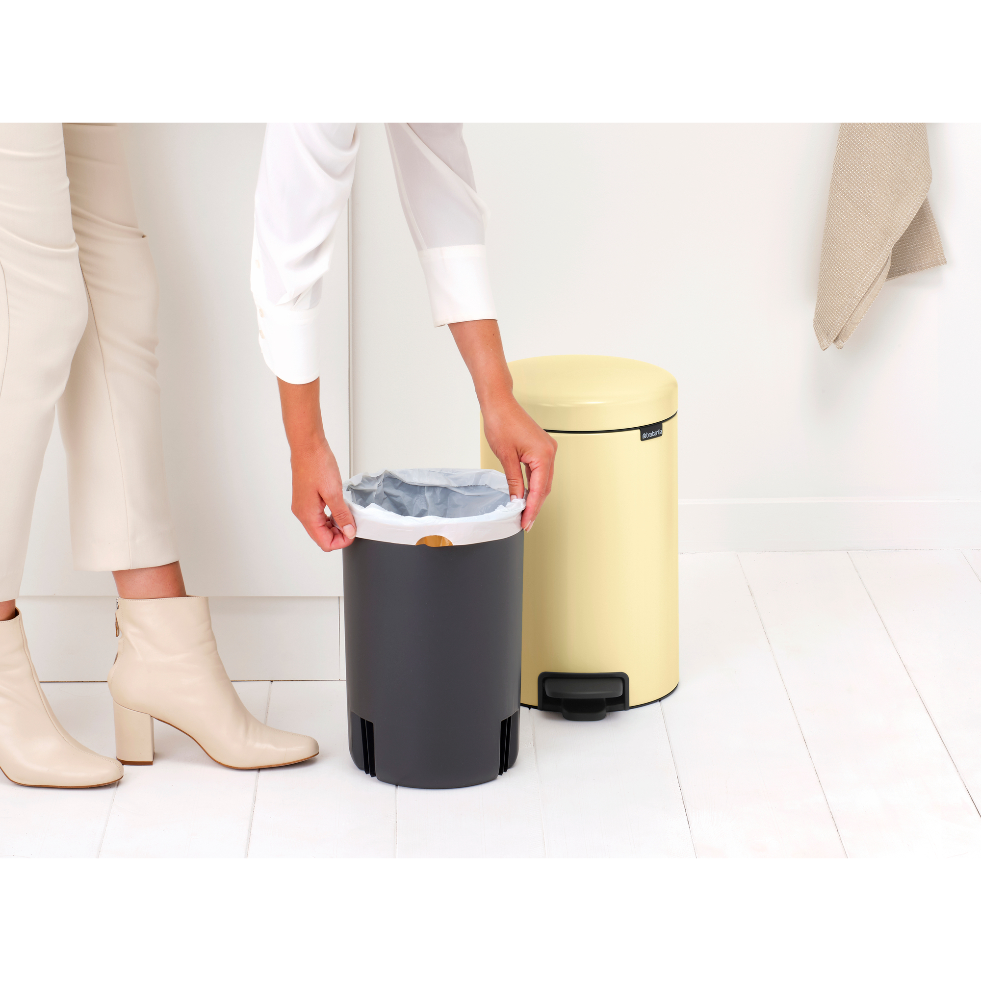 Brabantia NewIcon kosz na śmieci 12 l żółty 233807