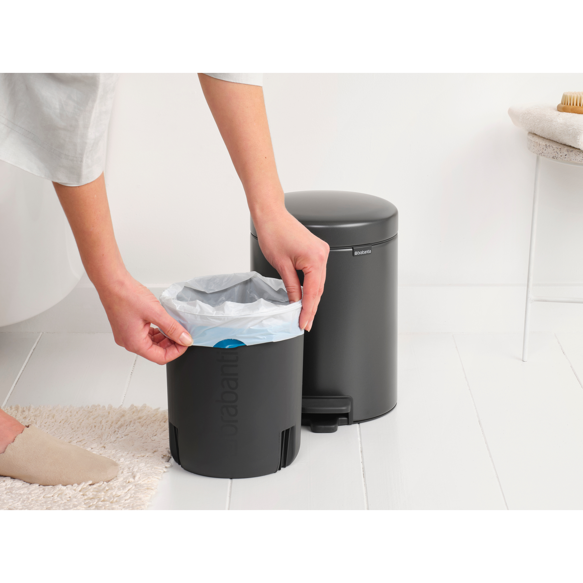 Brabantia NewIcon kosz na śmieci 5 l czarny 233463