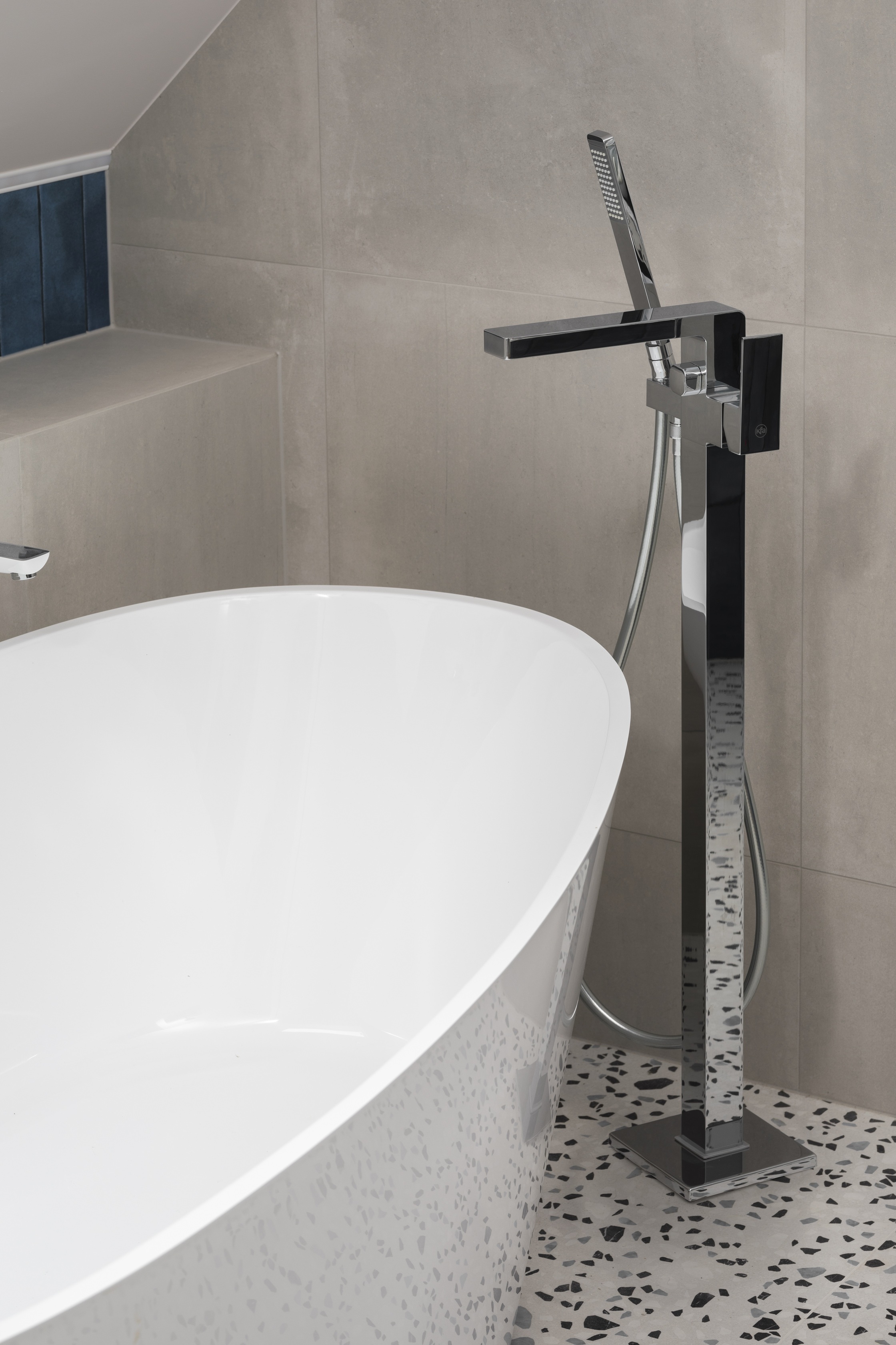 KFA Armatura Logon bateria wannowo-prysznicowa wolnostojąca chrom 5135-510-00