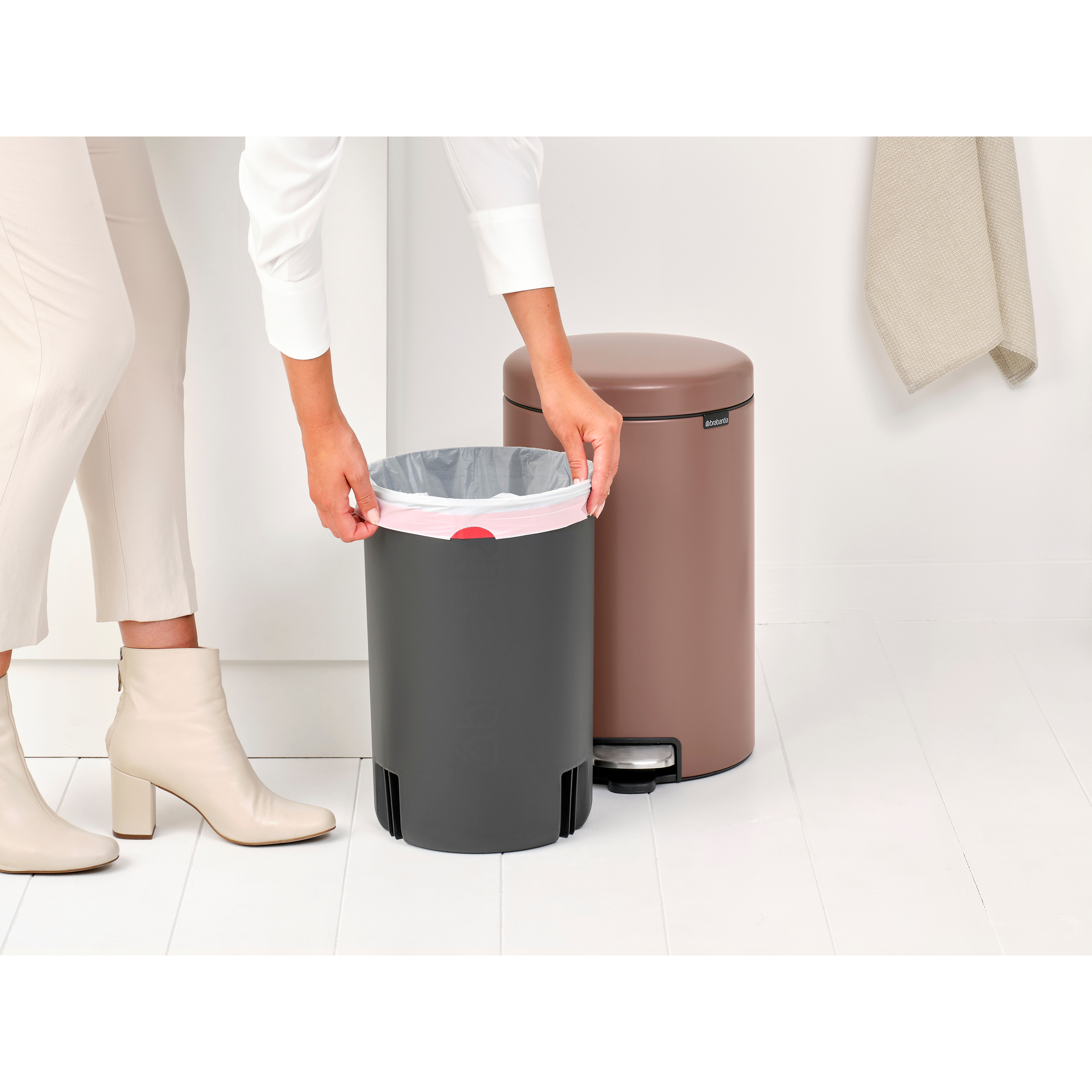 Brabantia NewIcon kosz na śmieci 20 l brązowy 234026