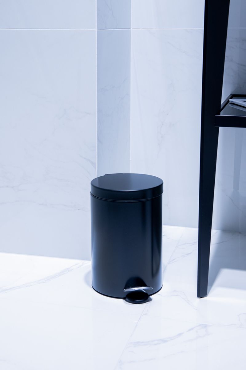 AWD Interior kosz na śmieci 5 l z pedałem czarny AWD02031788