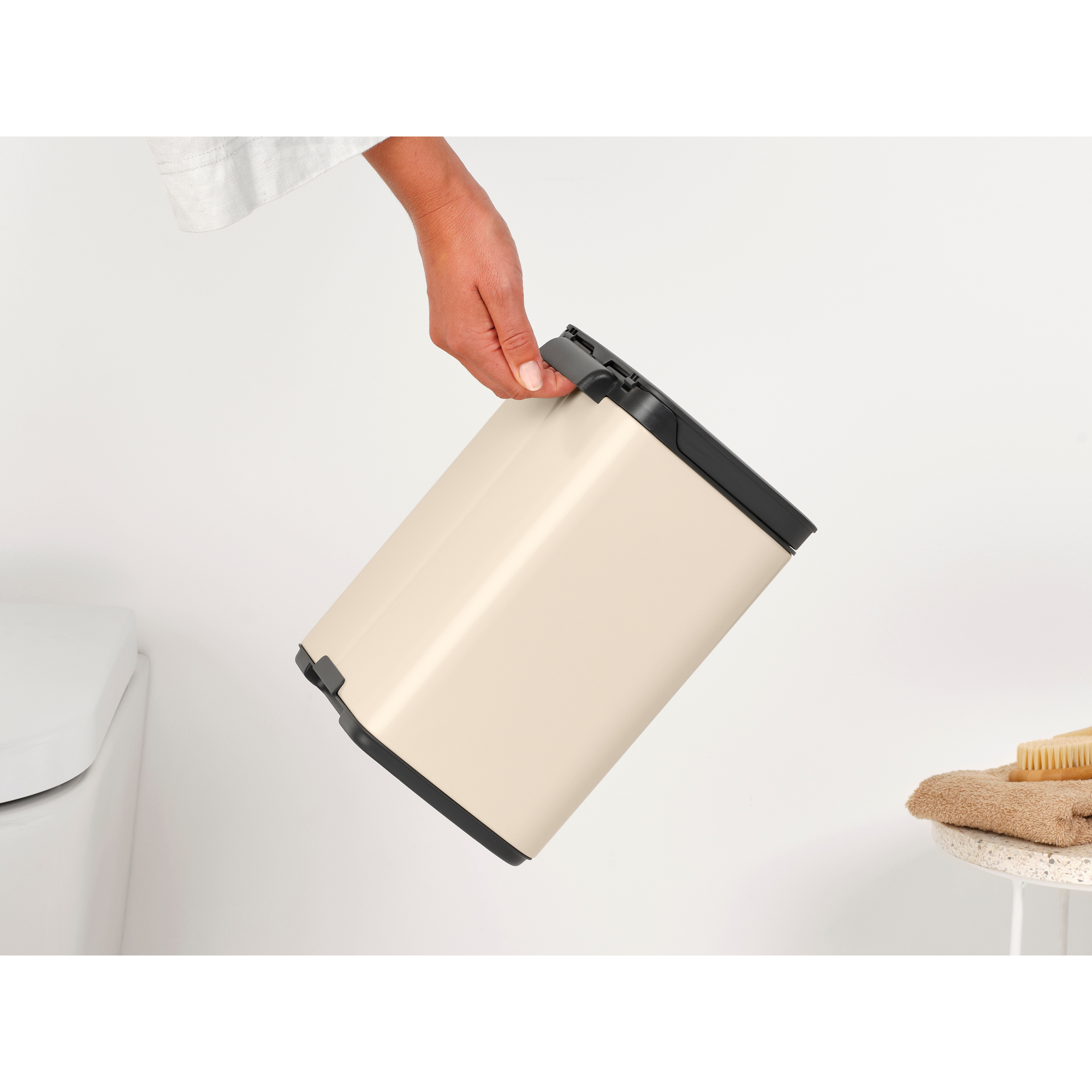 Brabantia Bo kosz na śmieci 4 l beżowy 234088