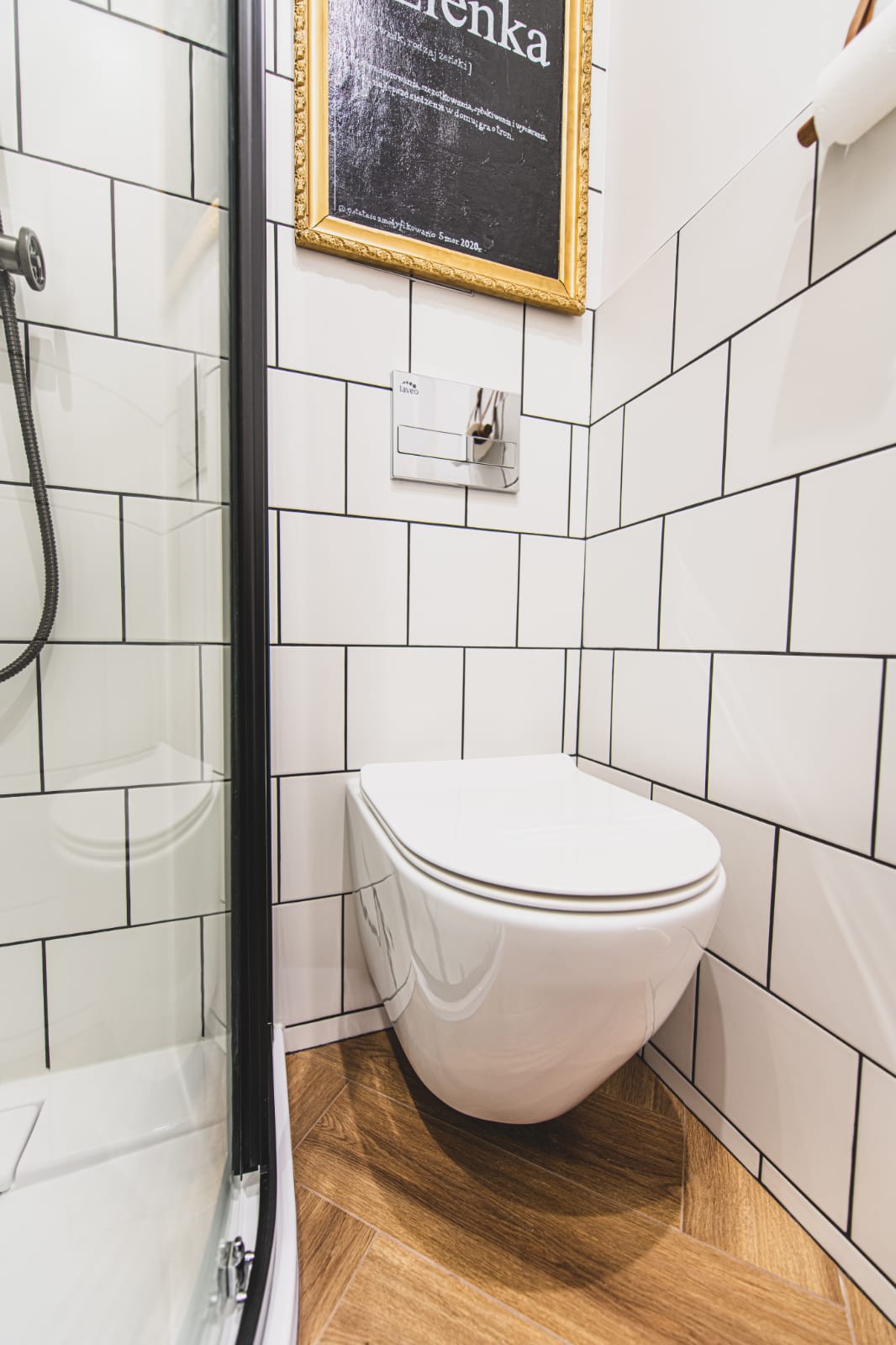 Laveo Desna miska WC z deską wolnoopadającą VMD600S