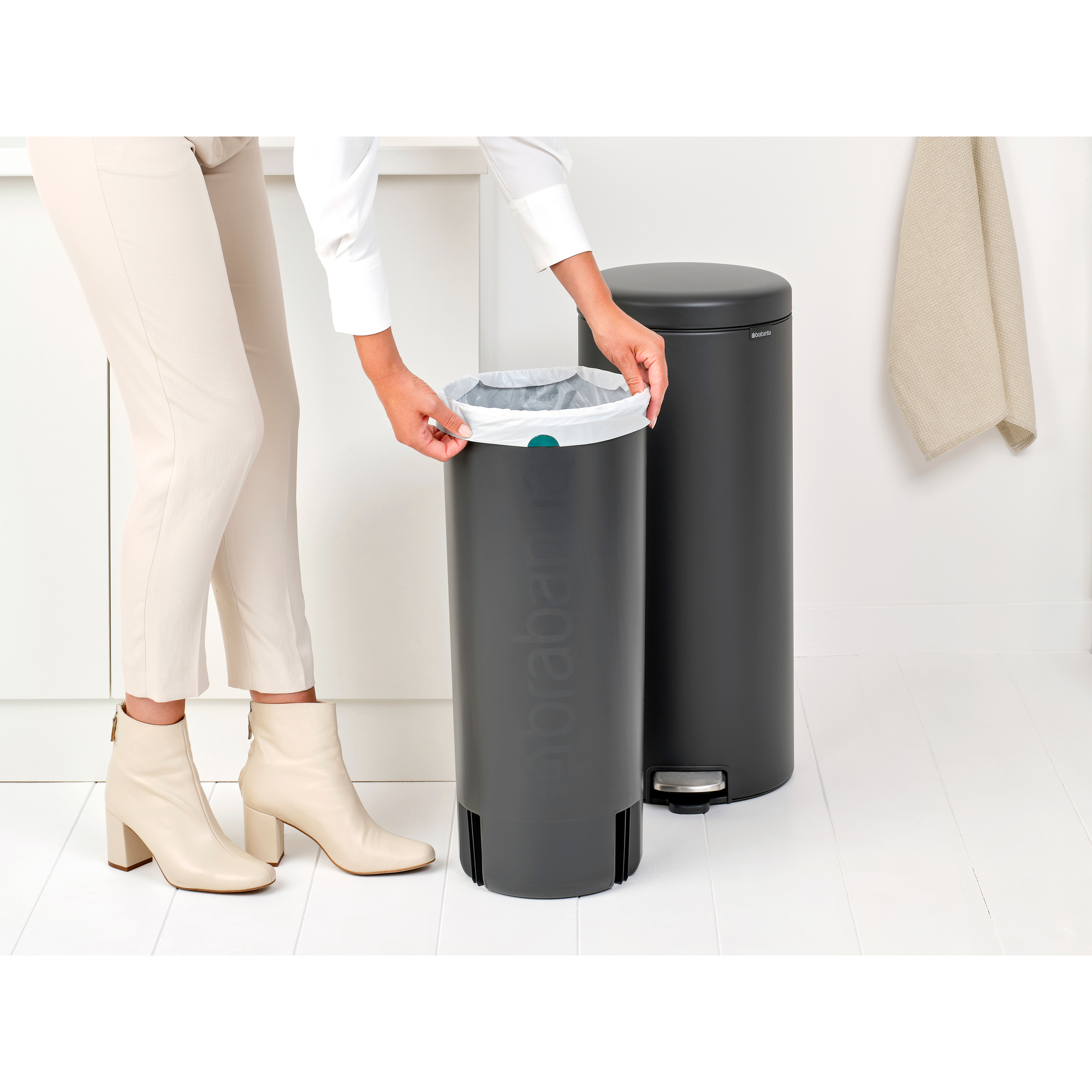 Brabantia NewIcon kosz na śmieci 30 l grafit 114663