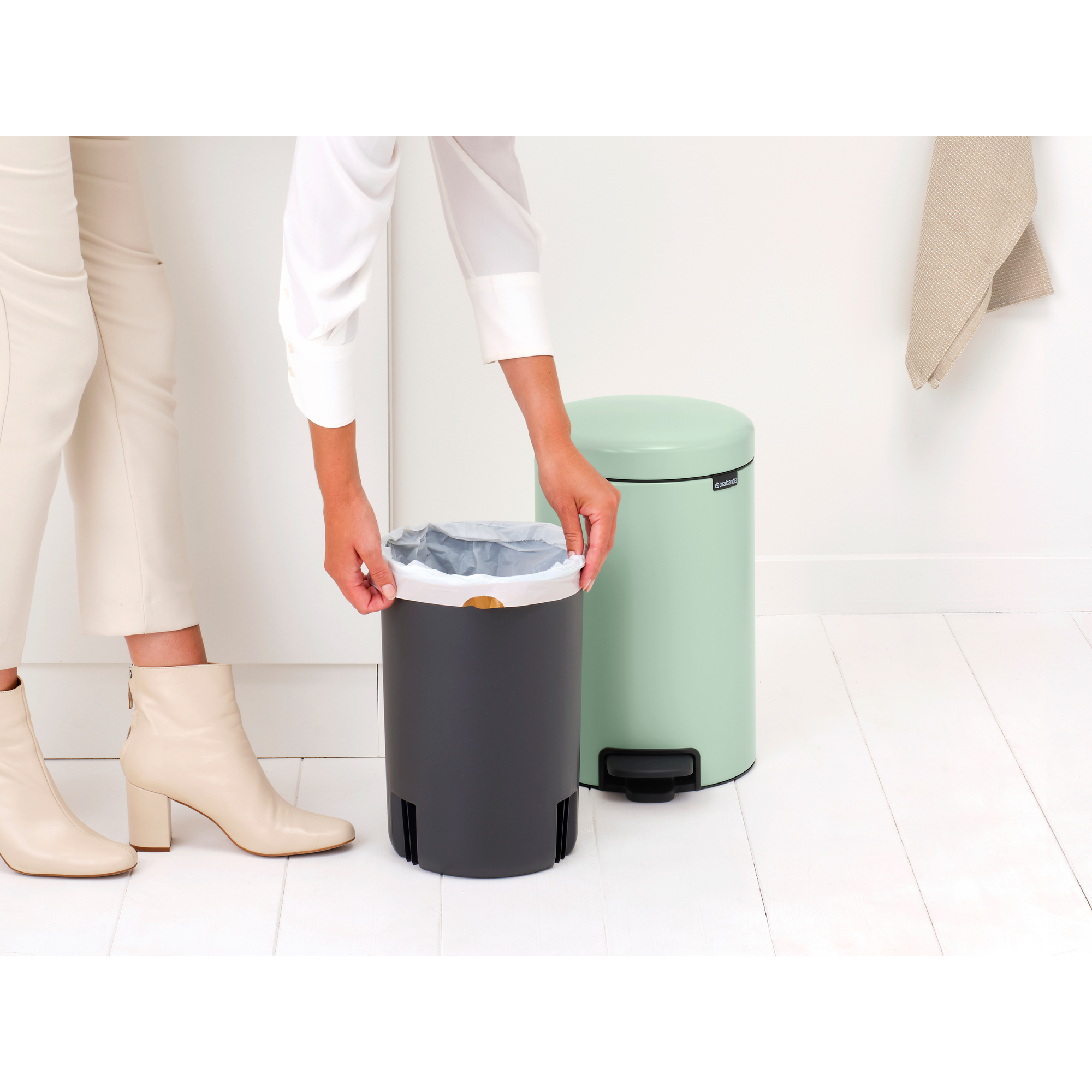 Brabantia NewIcon kosz na śmieci 12 l zielony 233906