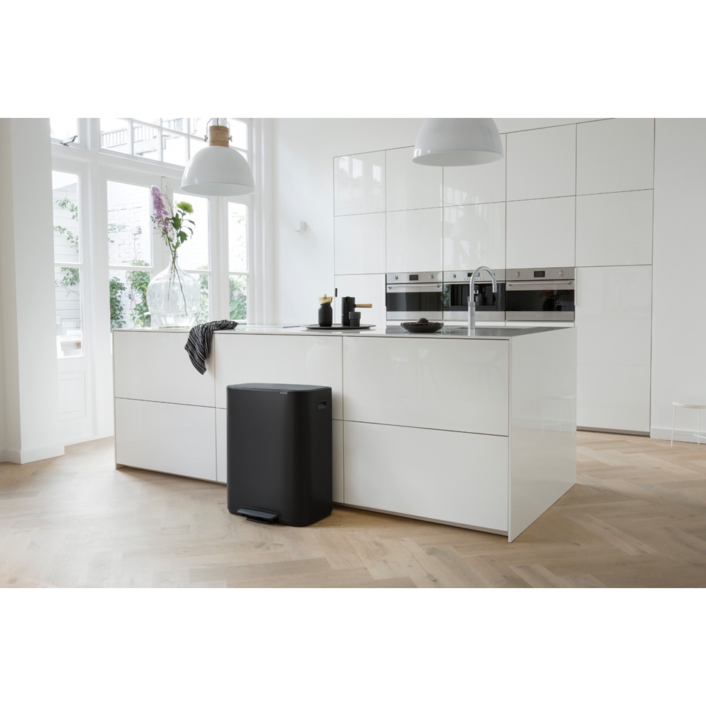 Brabantia Bo pojemnik na odpady 60 l pedałowy czarny mat 211508