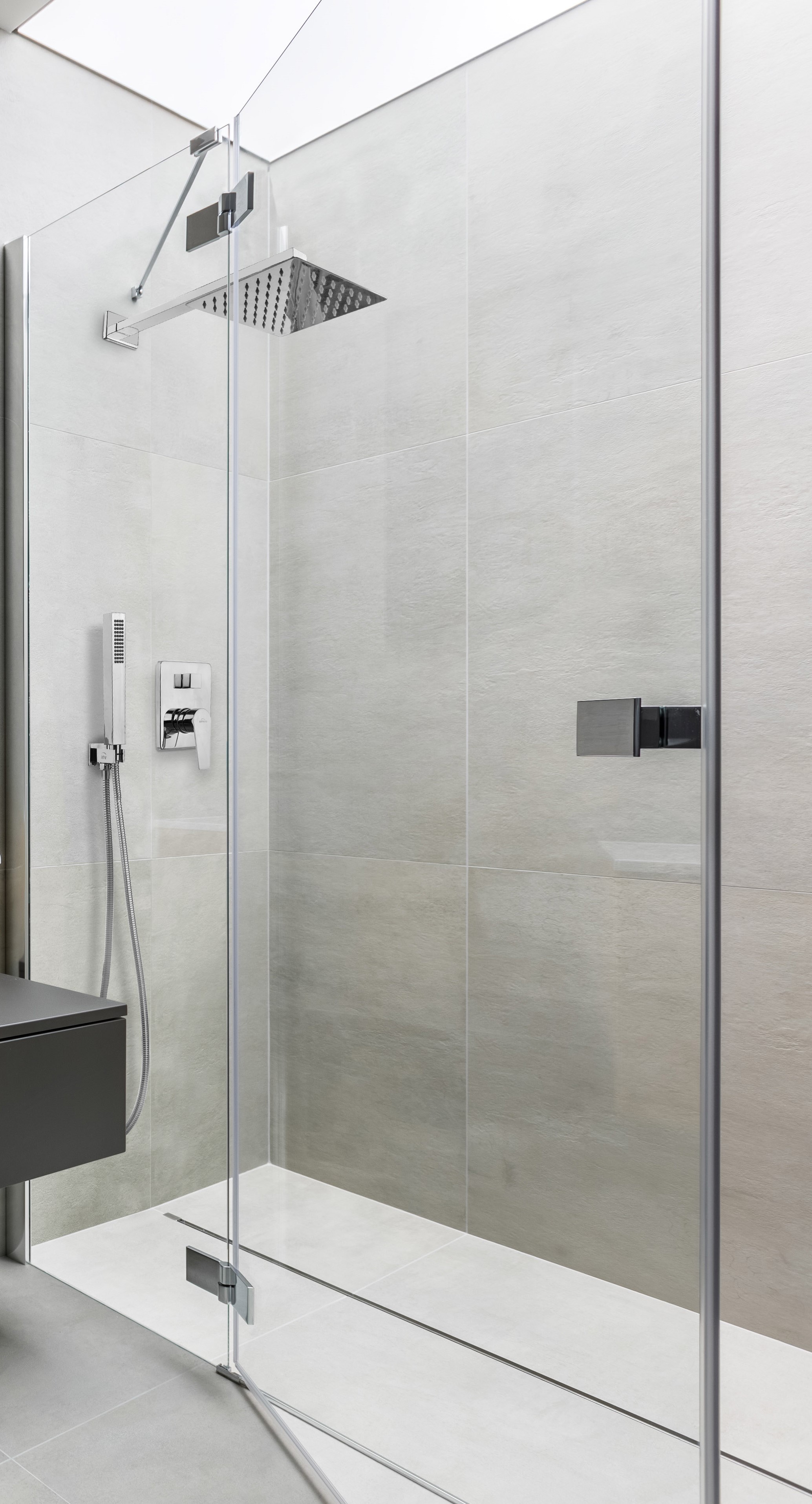 Invena Dokos zestaw prysznicowy podtynkowy z deszczownicą chrom BS-19-CK2