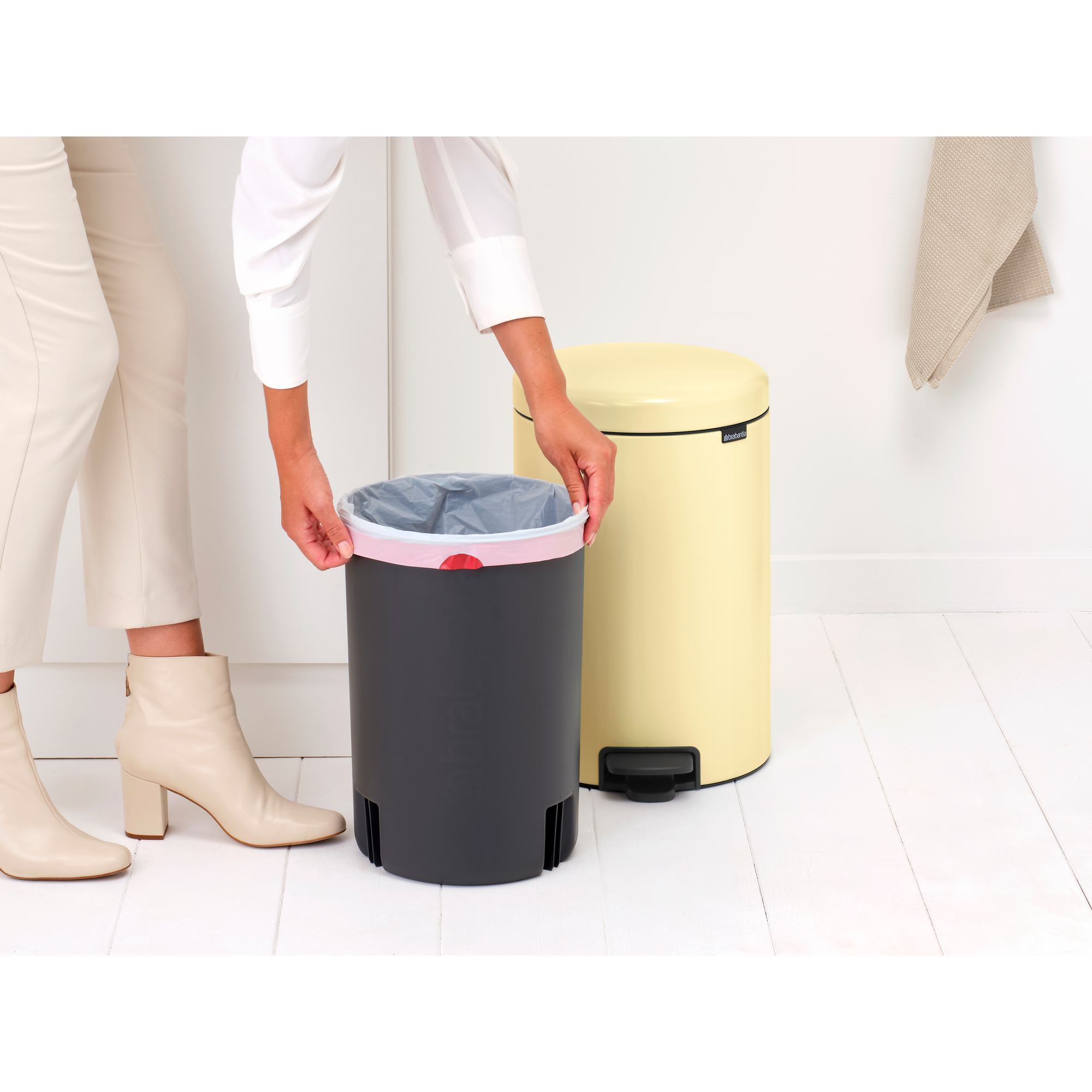 Brabantia NewIcon kosz na śmieci 20 l żółty 233821