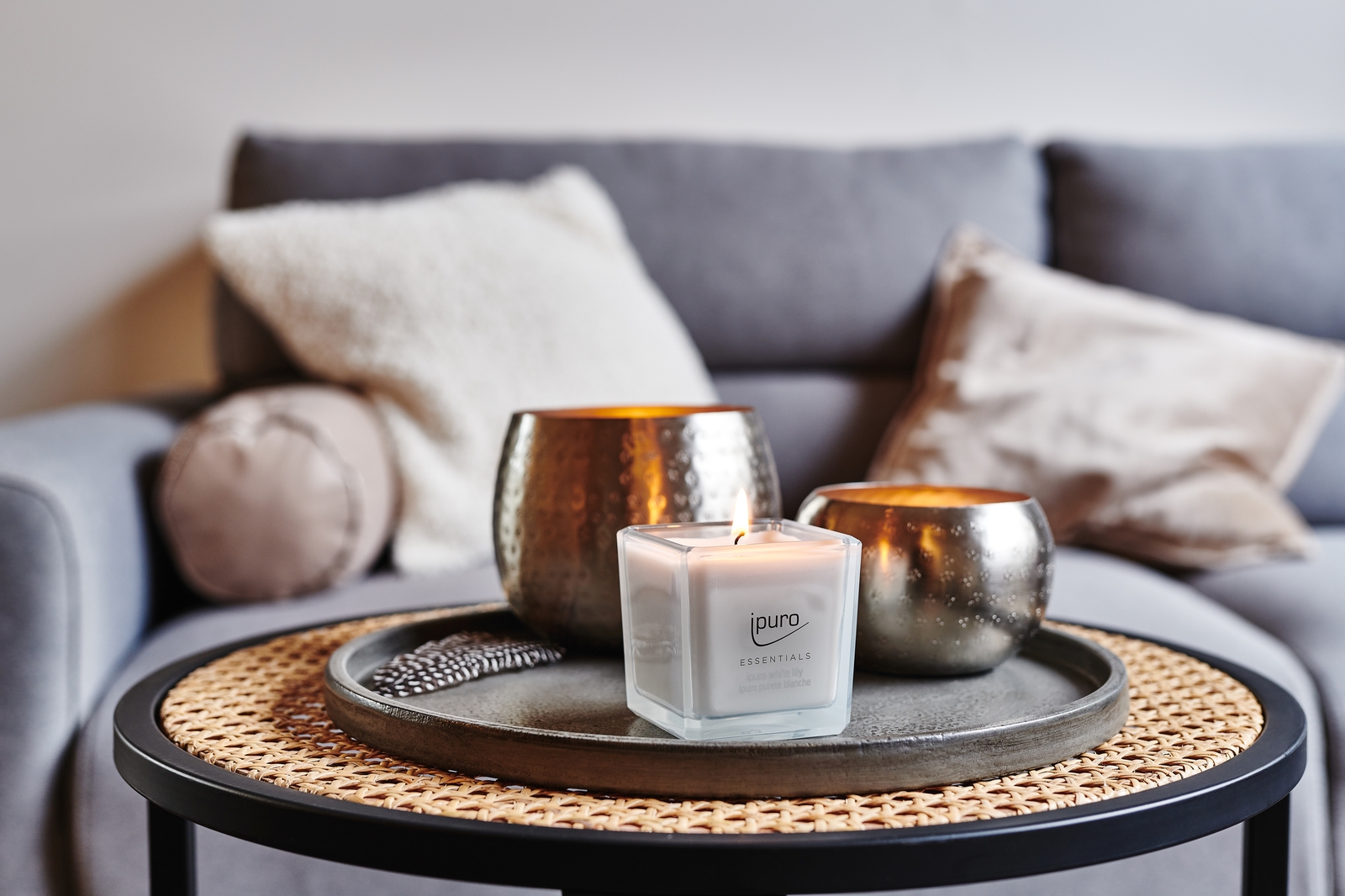 Ipuro White Lily świeca zapachowa 24 h ZIFC2206 - Wysyłka w 24h