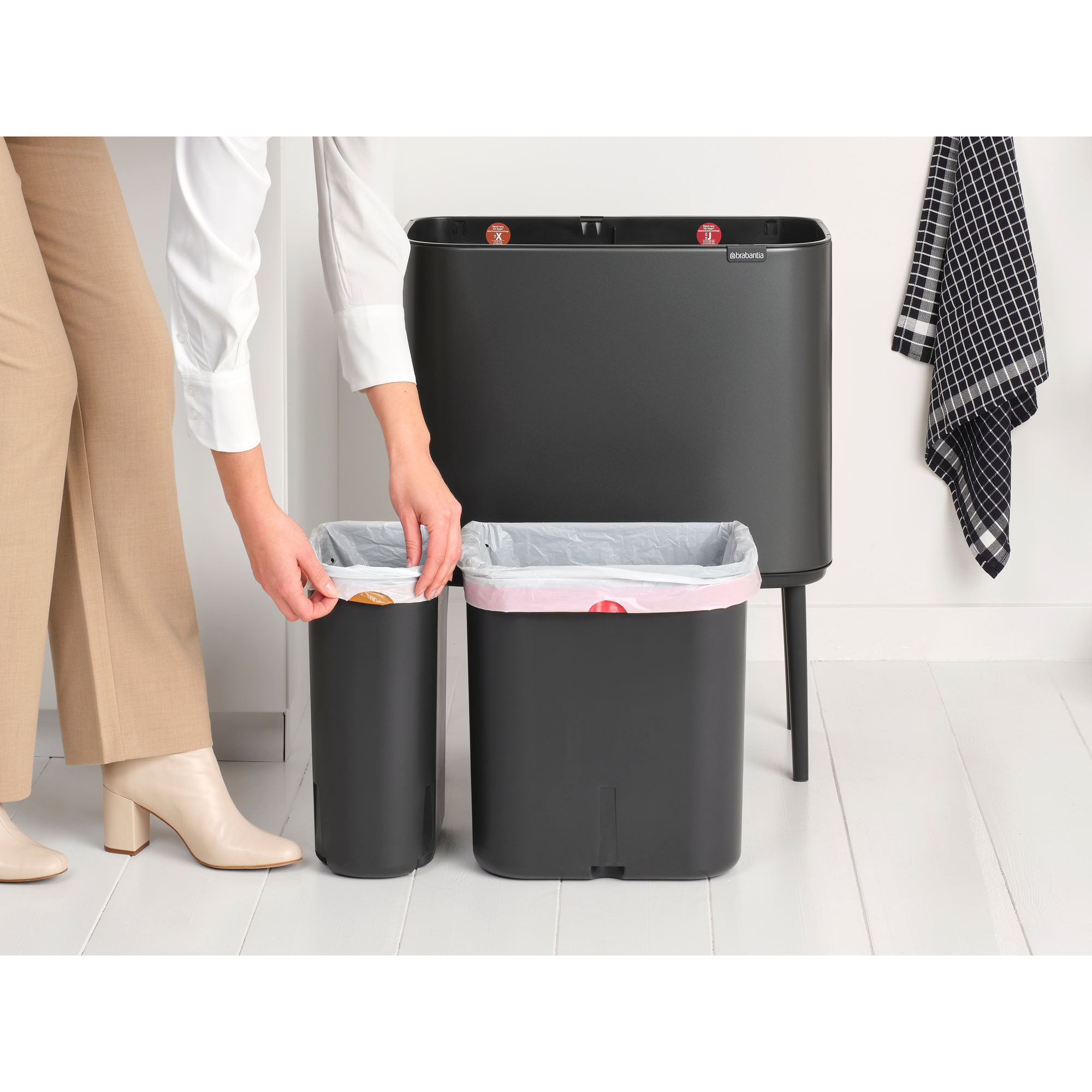 Brabantia Bo kosz na śmieci 23 l czarny 233548