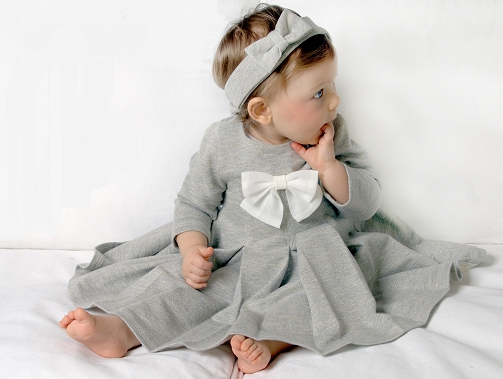 Sukienka elegancka szara z delikatnym połyskiem